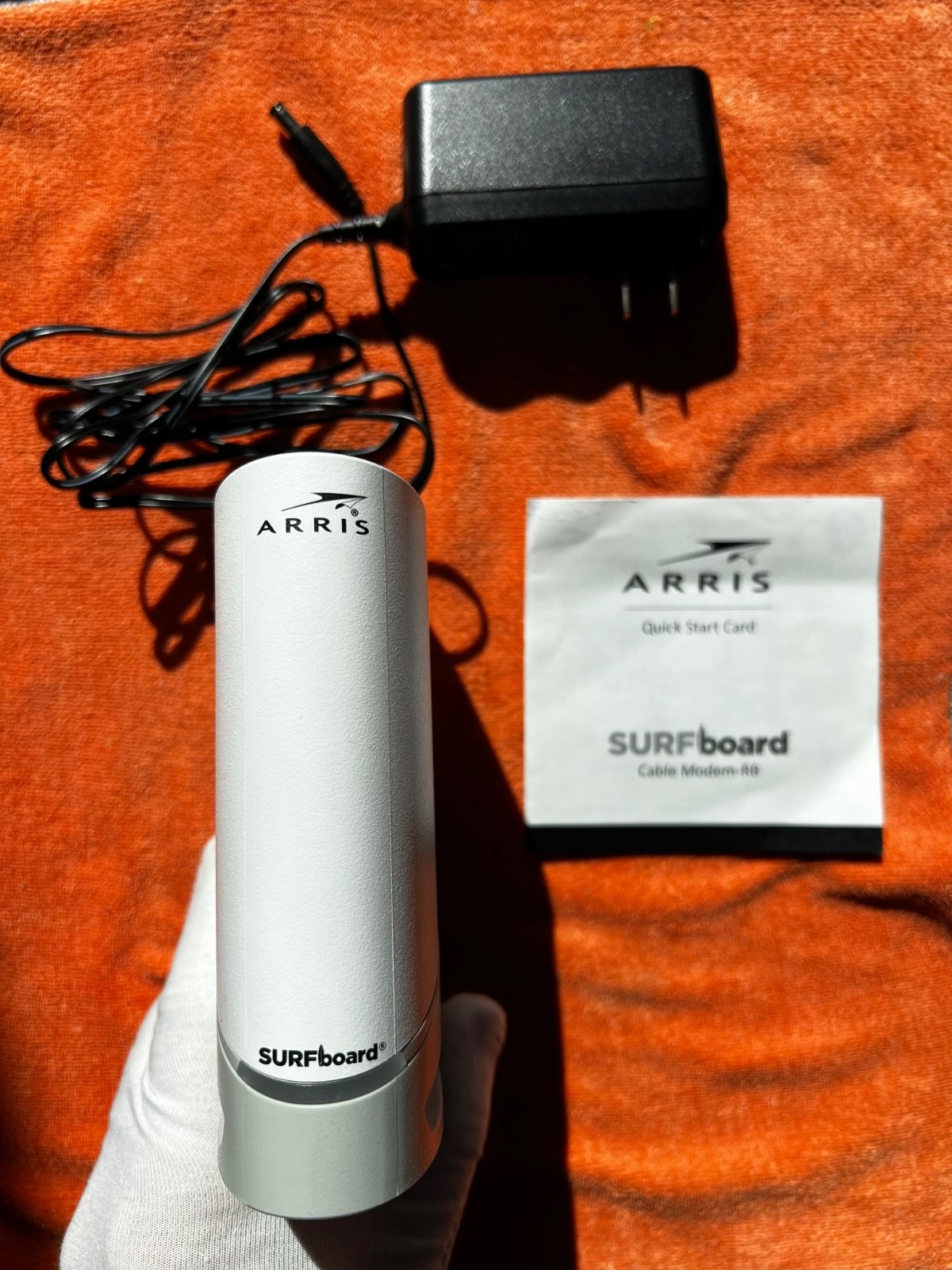 ARRIS SURFboard S33v2 DOCSIS 3.1 White Cable Modem W / Power Cord TESTED