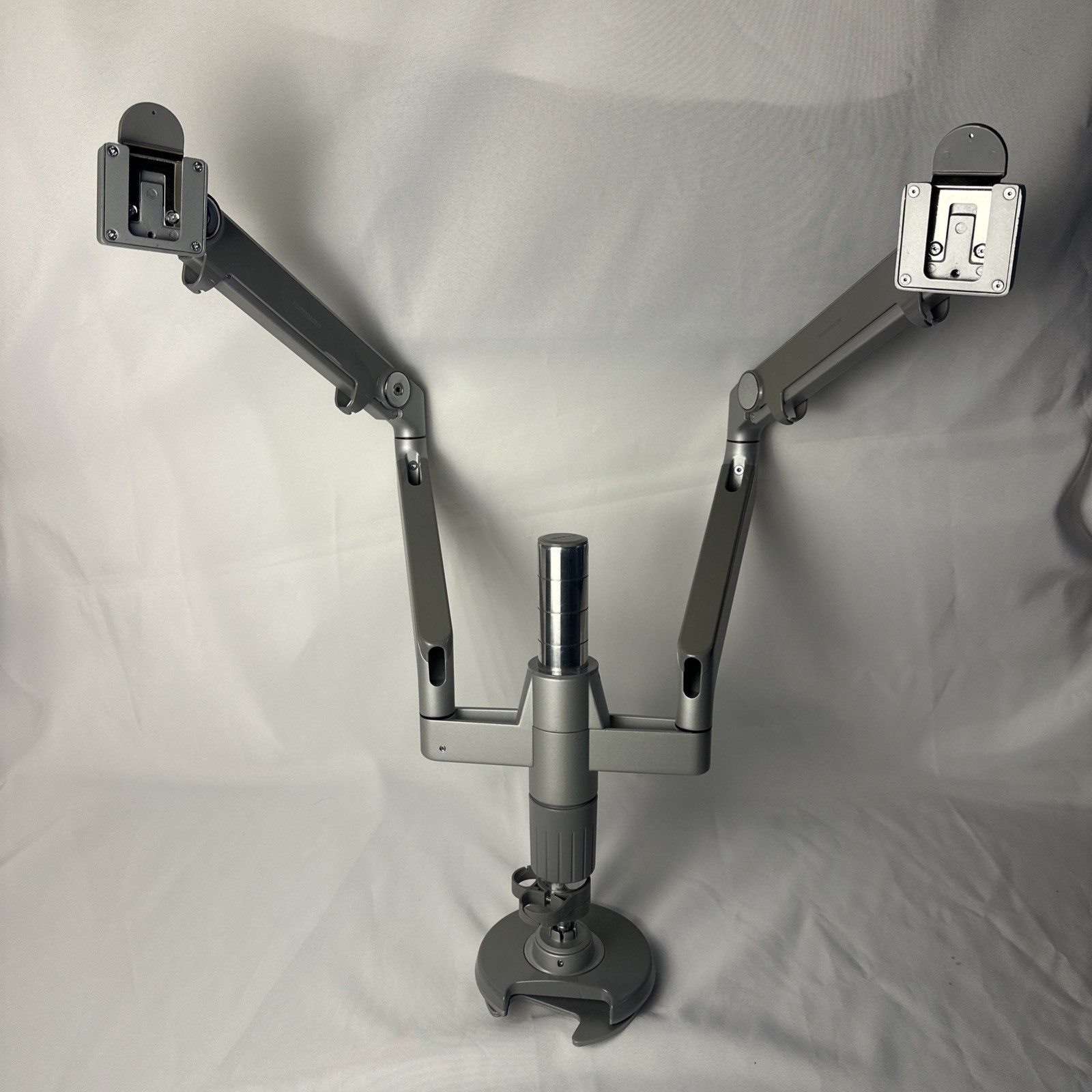 Humanscale M/Flex Dual-Monitor Mounting Arm Bolt/Clamp Mount (no VESA plates)