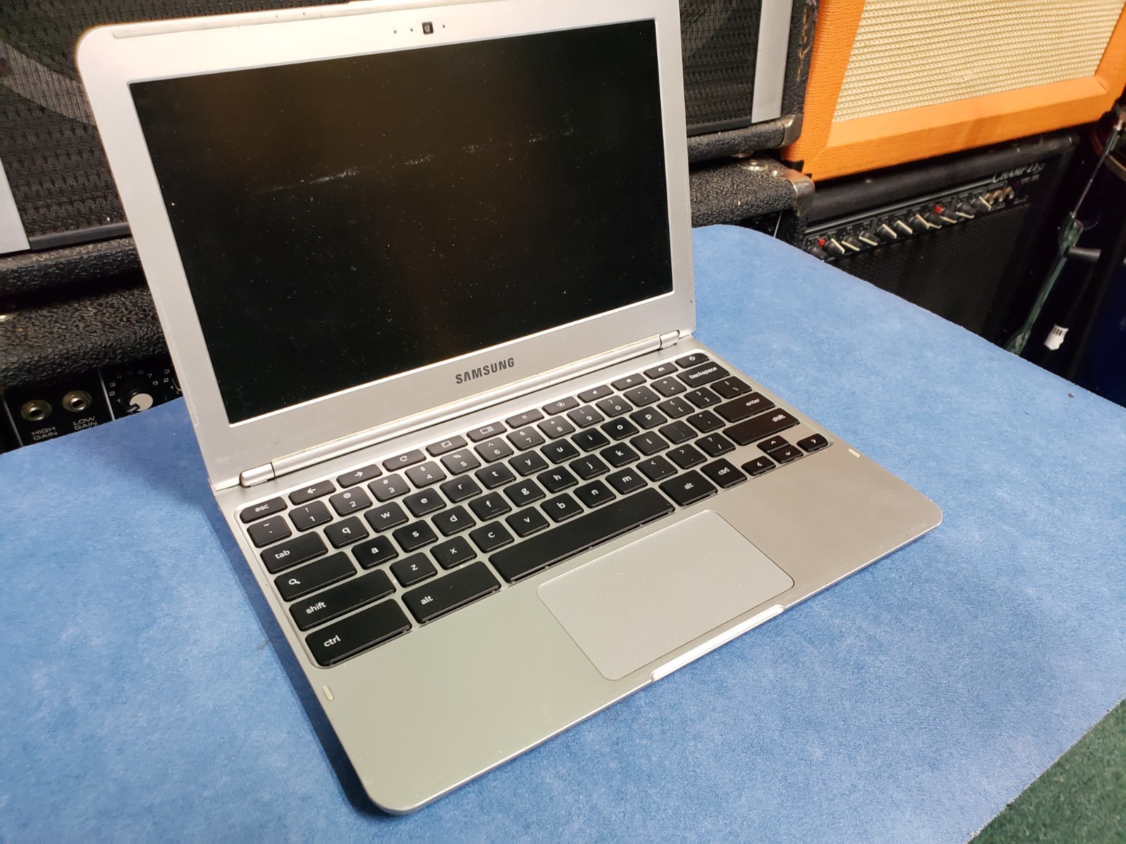 Samsung XE303C12 11.6" for parts damaged as-is untested READ
