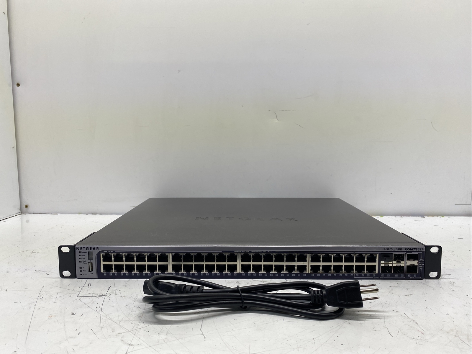 NETGEAR GSM7352S V2 ProSAFE 48+4 Gigabit Ethernet L3 Managed Stackable Switch