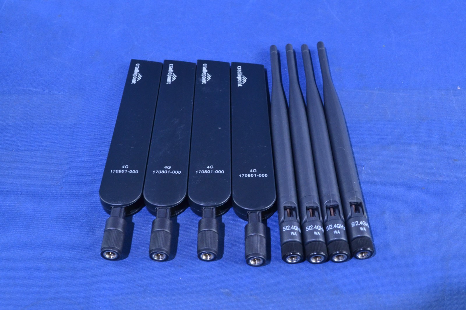 Set of 4 x Cradlepoint 2.4/5 GHz  Wi-Fi & 4G 170801-000 Antenna (C060901)