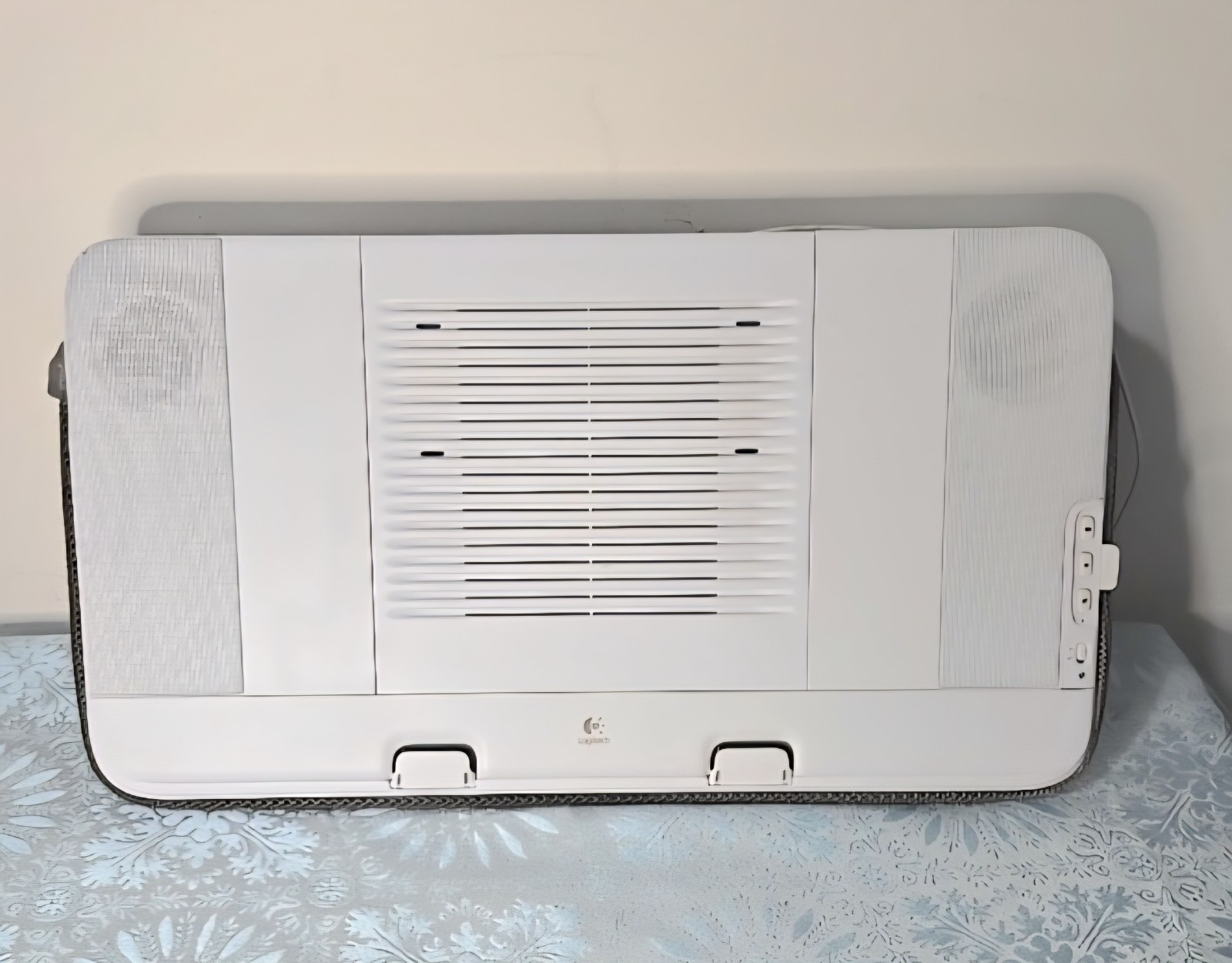 Logitech N700 Laptop Lapdesk – Soft Cushion Base – Speakers - Cooling Fan WORKS
