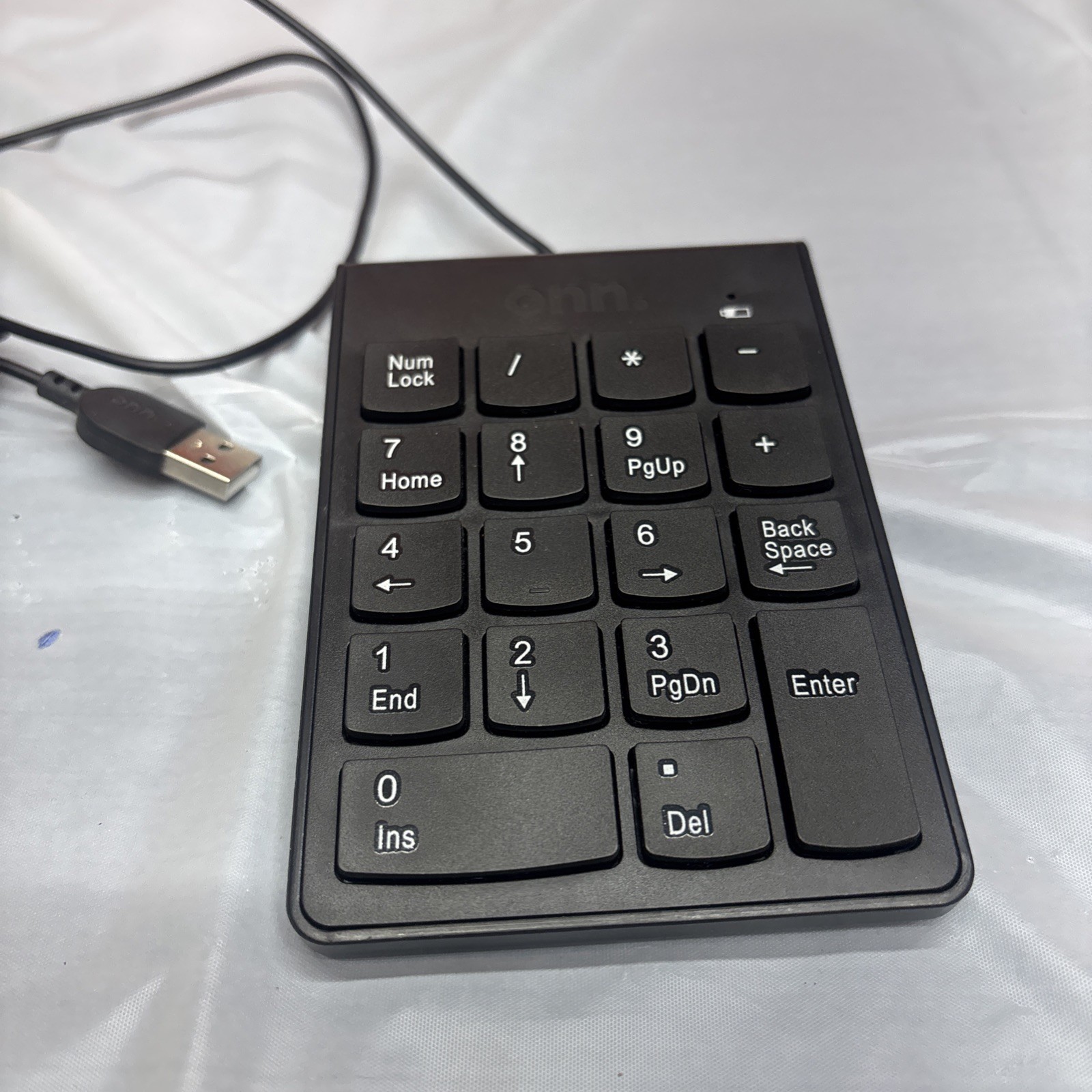 onn18 key numeric keypad wired usb 100009053
