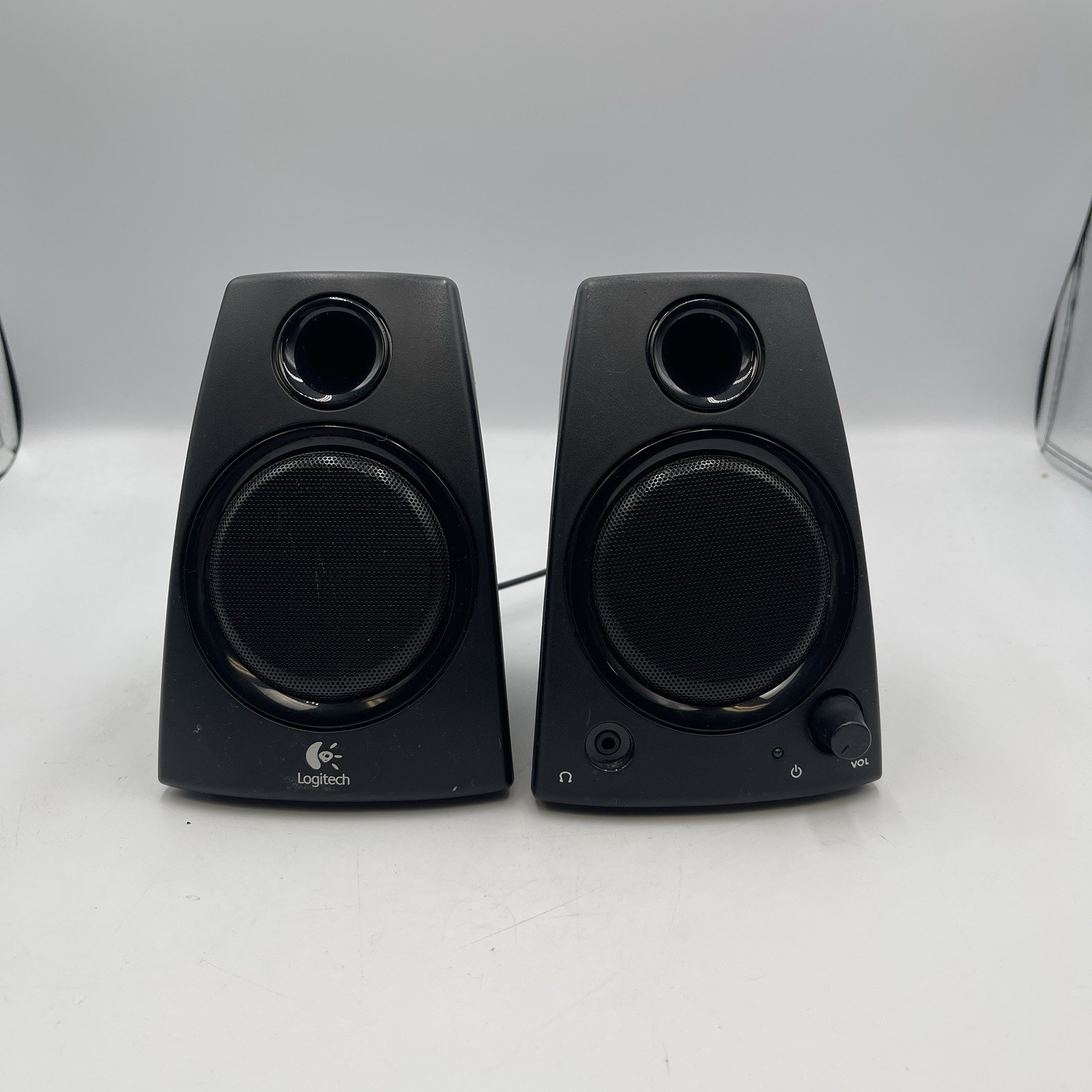 Logitech Z130 2.0 Channel Wired Computer Speakers 3.5mm Jack Black AC Powered