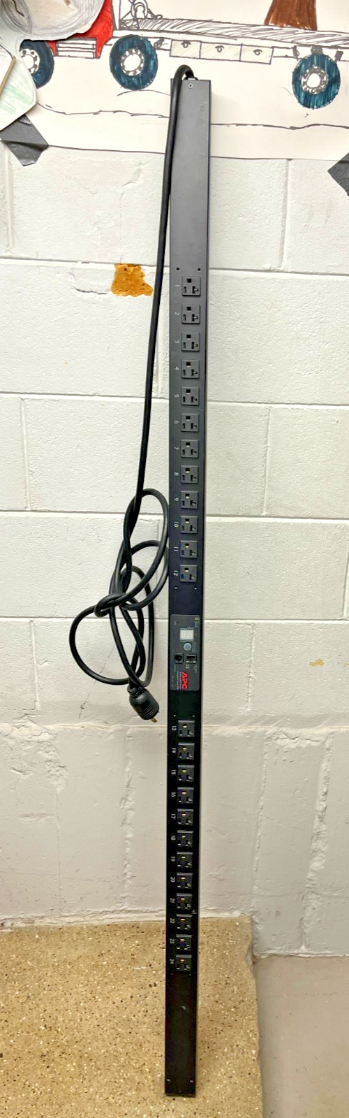 APC AP7830 Metered Rack PDU, Zero-U, 120V, 24-Outlet