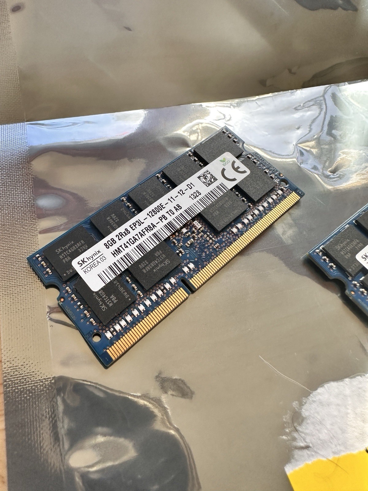 SK hynix 16GB Kit (2x8GB) DDR3-1600 ECC UDIMM PC3-12800E 2Rx8 Server RAM