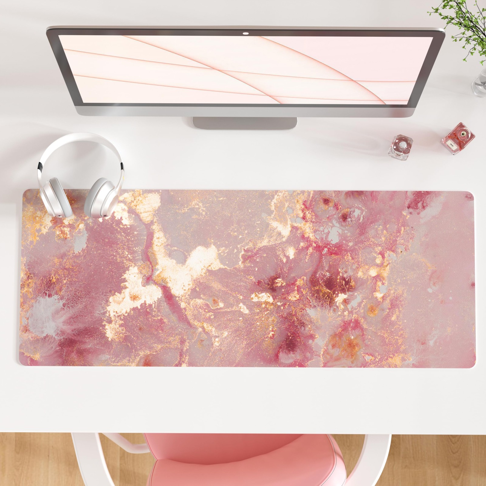 QIYI Large Mouse Pad, Cute Pink Desk Mat for 31.5" x 11.8", Gold Marble 