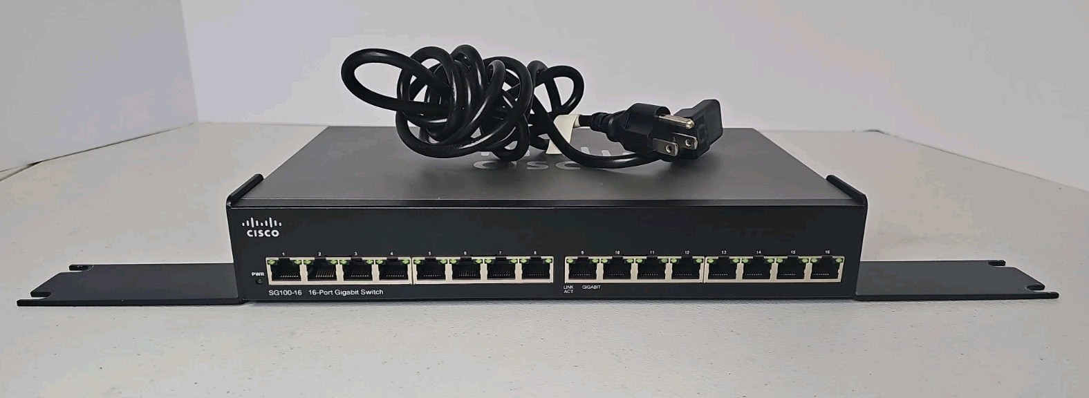 Cisco SG100-16 v2 16 Port Unmanaged Gigabit Switch w/ Rack Ears