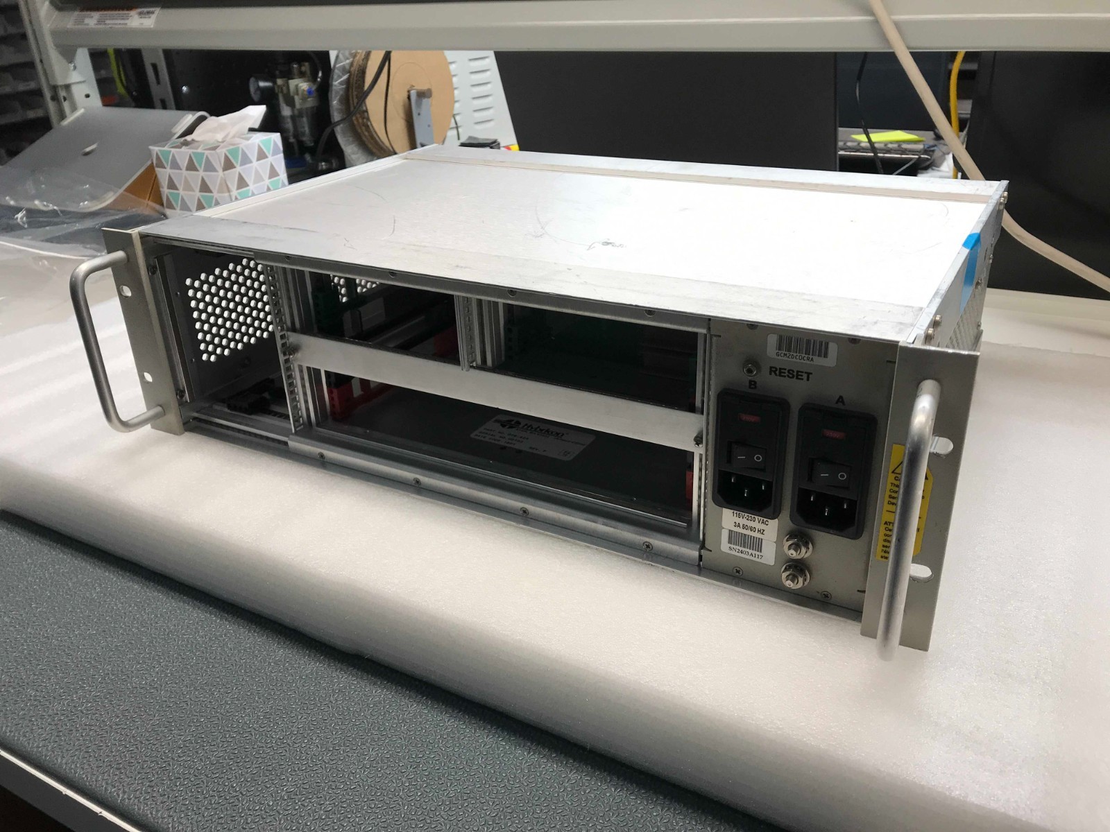 CYCLONE MICROSYSTEMS  5 SLOT CPCI-AC: 2400 CHASSIS USED 600-2011 