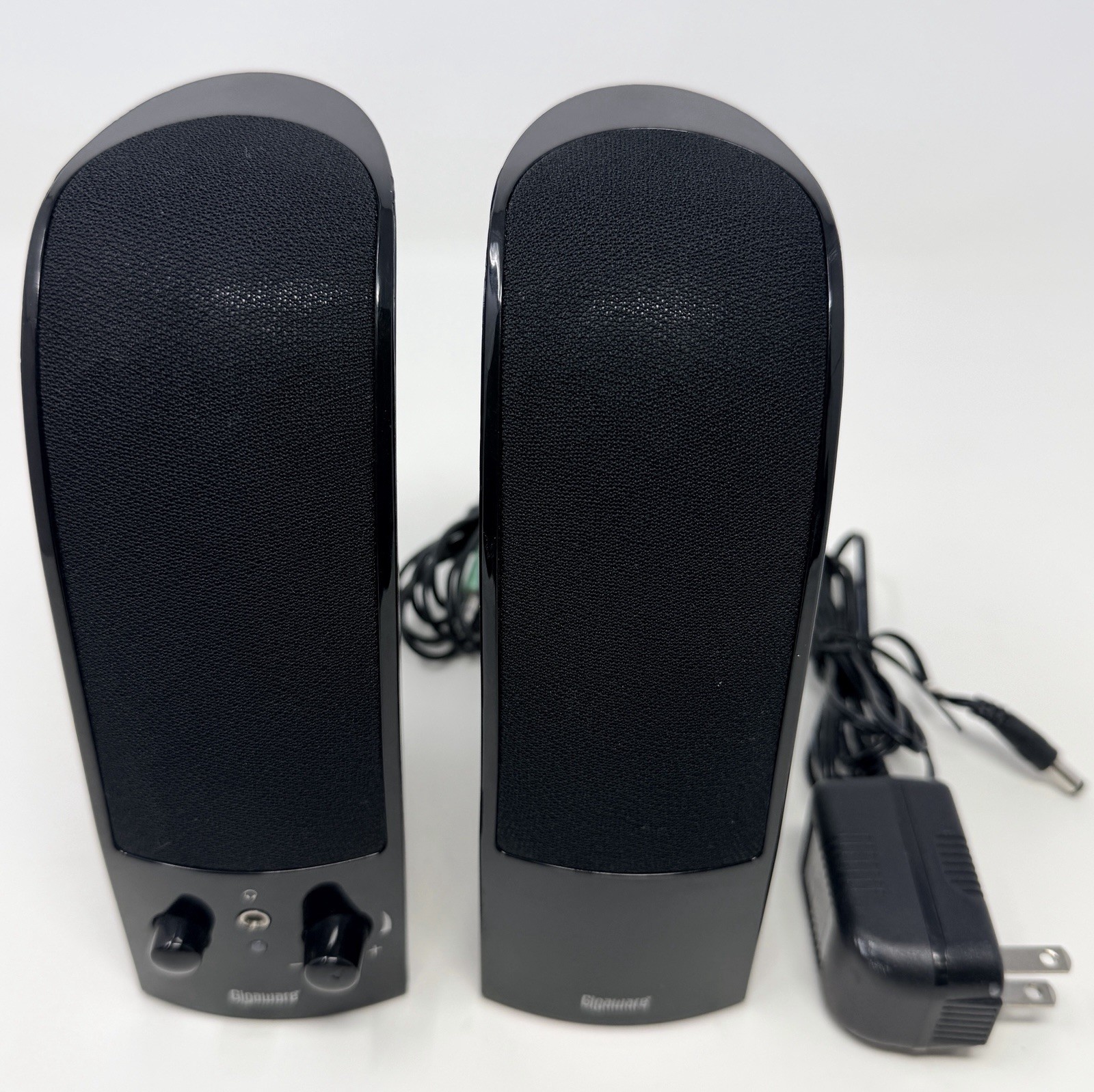 Gigaware 2.0 Multimedia Computer Speakers 4000431 w/Power Cord