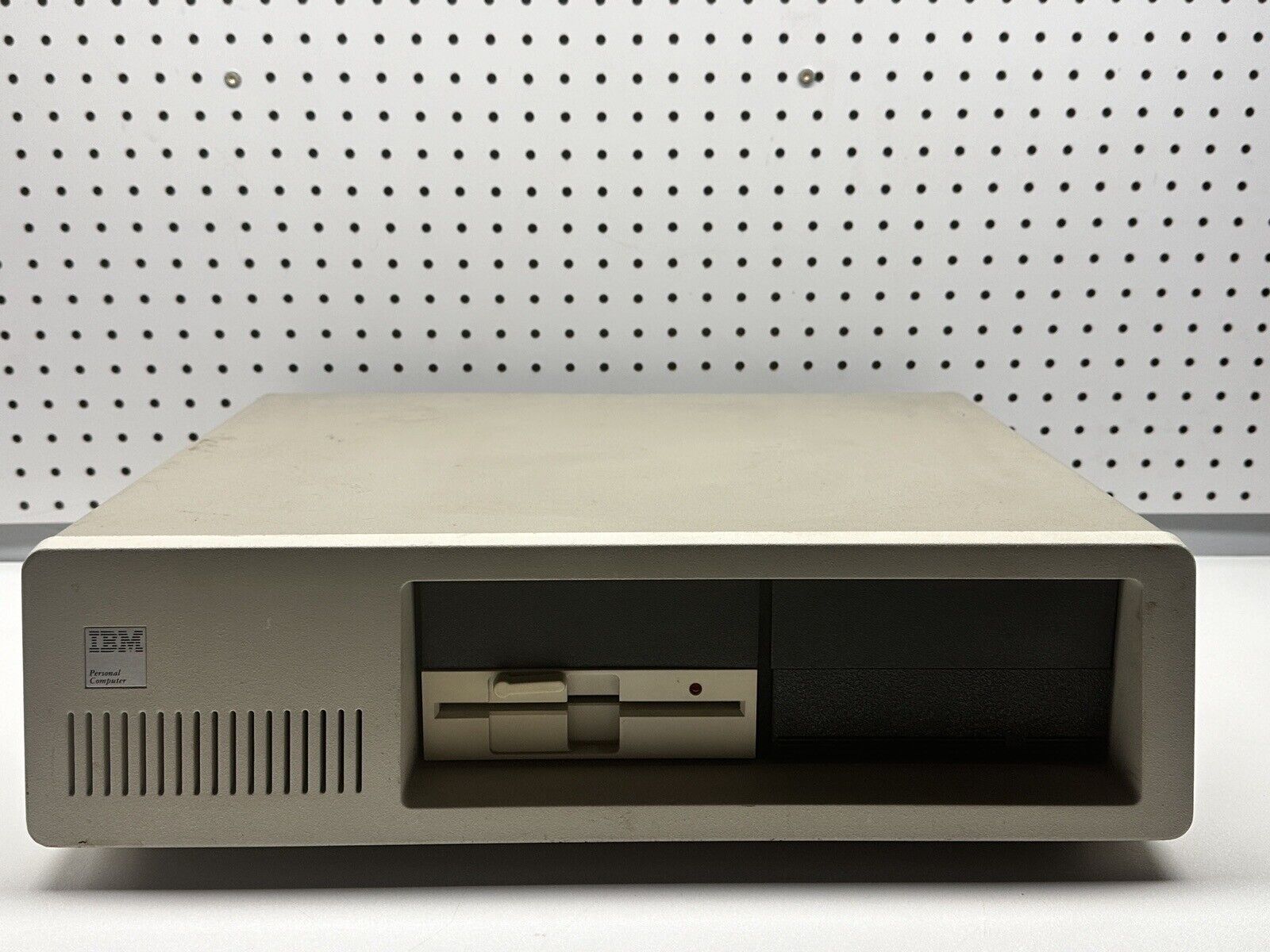 Vintage IBM 5150 Desktop Powers On No HDD