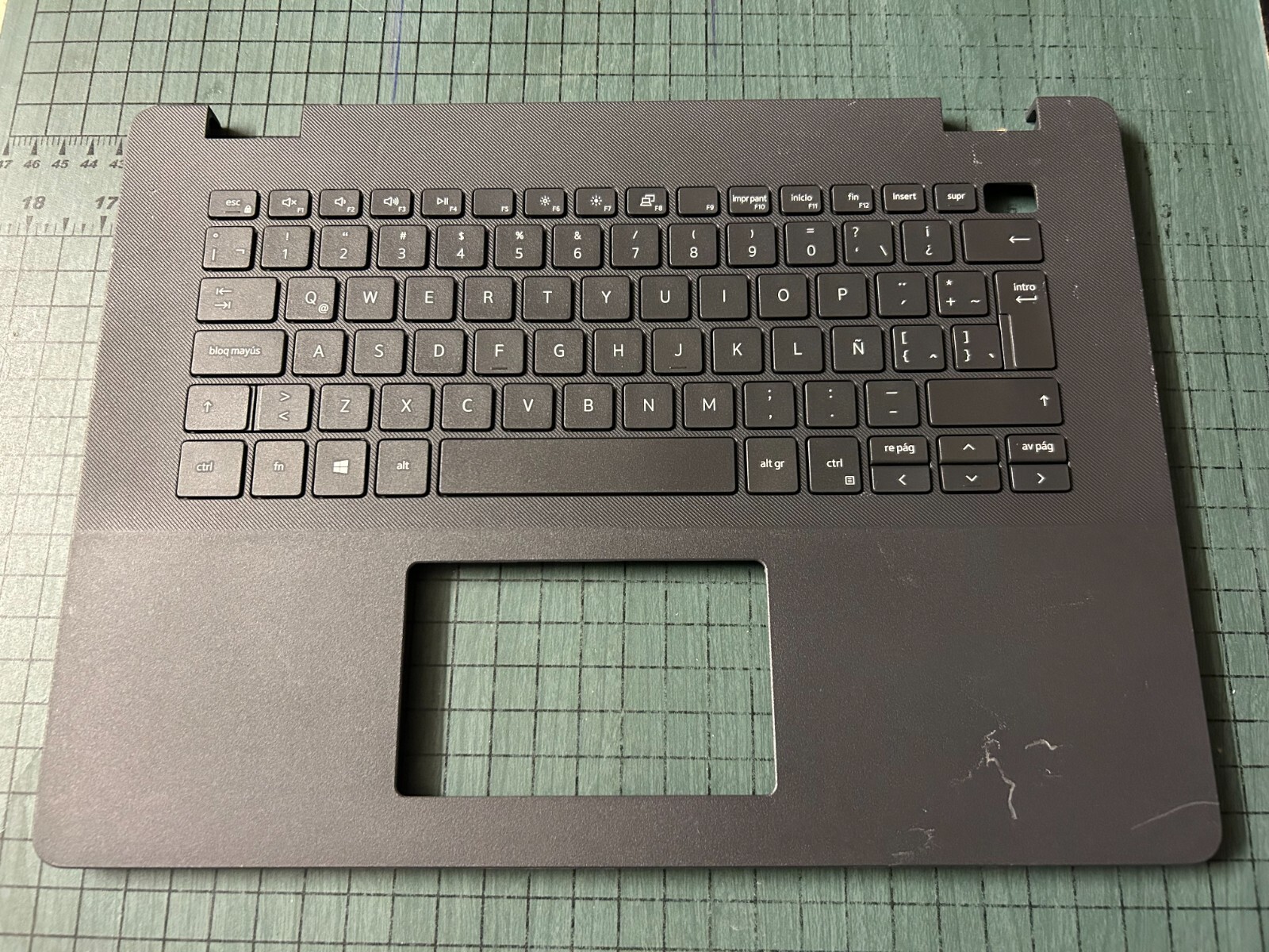 OEM Dell Vostro 14 3400 3401 3405 Palmrest Latin Spanish Keyboard 0P8YG4 P8YG4