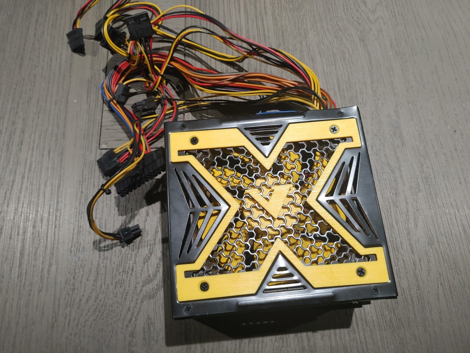 Power Star 650W ATX Non-Modular PSU SATA 4-Pin Peripheral PS-650W Black/Gold