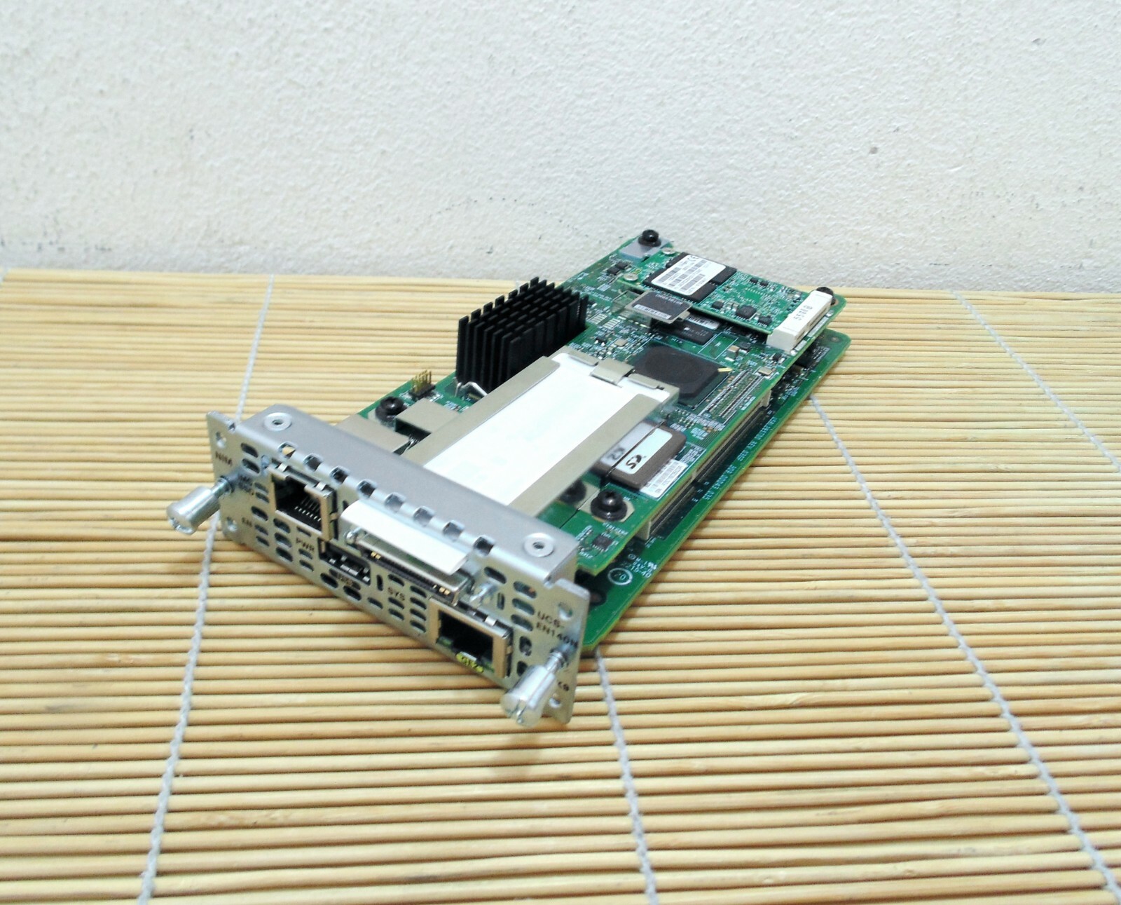 Cisco UCS-EN140N-M2/K9 Cisco UCS E-Series NCE NIM, 4C Atom, 8GB RAM, 2GB SD card