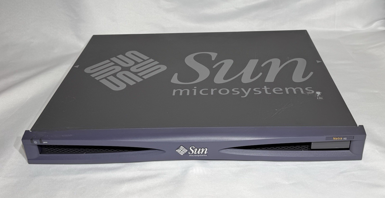 Sun Netra X1 400MHz UltraSPARC IIe CPU, 512MB RAM, 20GB HDD + 40GB HDD - Tested