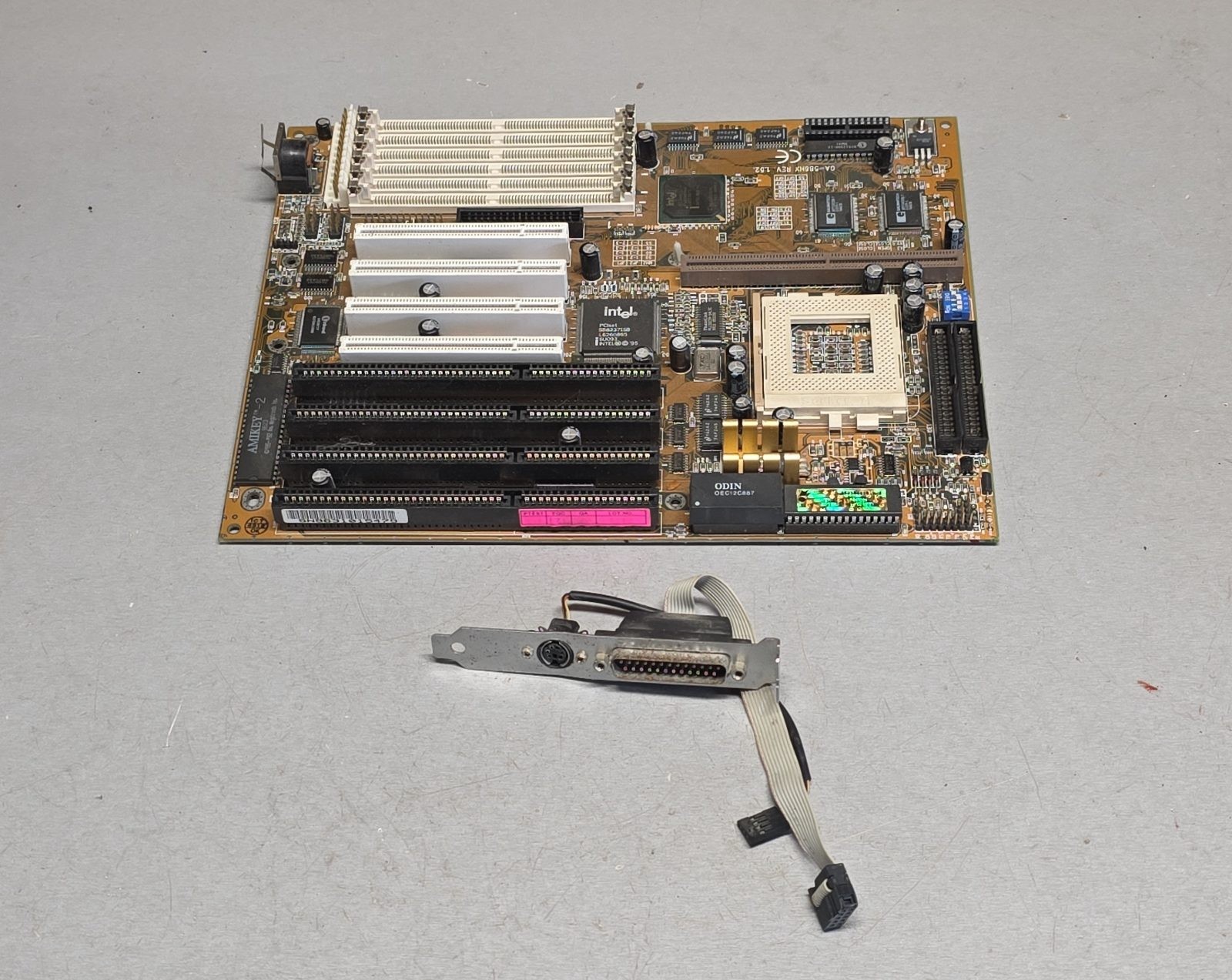 Gigabyte GA-586HX Rev 1.52 Socket 7 AT Motherboard ISA PCI Slots Vintage