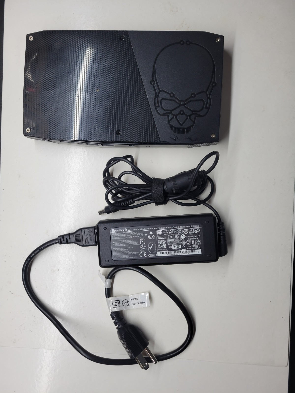 Intel NUC Skull Canyon NUC6i7KYK Core i7-6770HQ Quad Core, Power Supply Included
