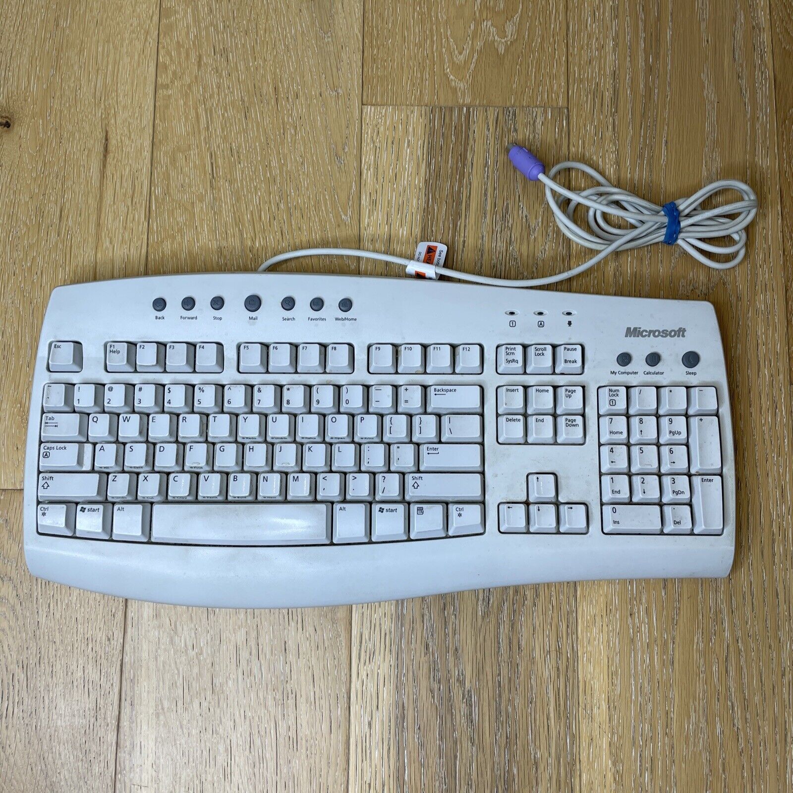 Vintage 2001 Microsoft Internet Keyboard X08-76763 / RT9443V56TW US Standard