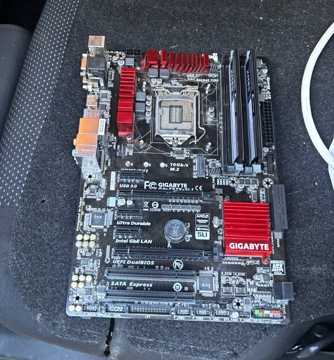 GIGABYTE GA-Z97X-SLI ATX Intel LGA 1150 DDR3 + 16gb of DDR3 memory installed