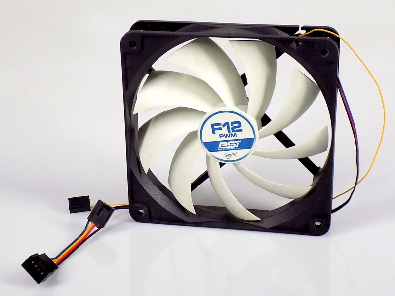 Arctic F12 PWM PST 120x120x25mm Fan Case Fan 4-Pin with Cable Splitter