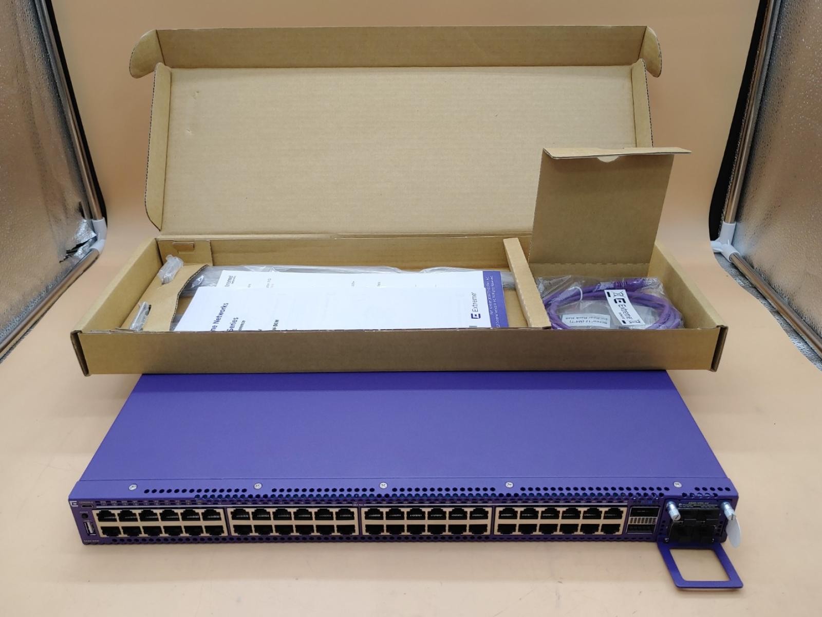 Extreme Networks 5520-48W 48-Port 1GB PoE Switch w/ 5520-VIM-4X **BOOT ISSUE**