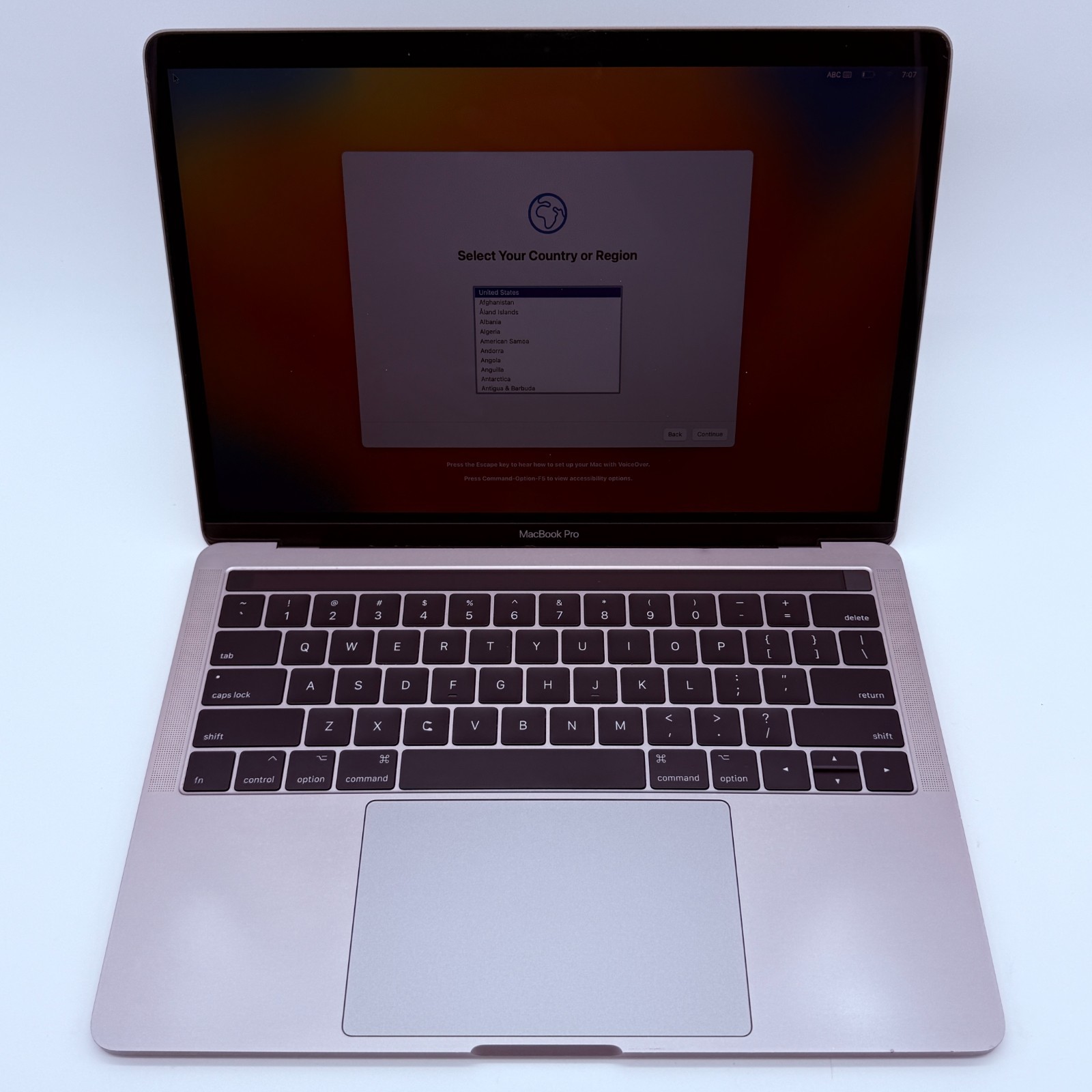 Apple MacBook Pro A1706 13" 2017 i7 3.5GHz 16GB 512GB SSD Touch Bar Batt 93%
