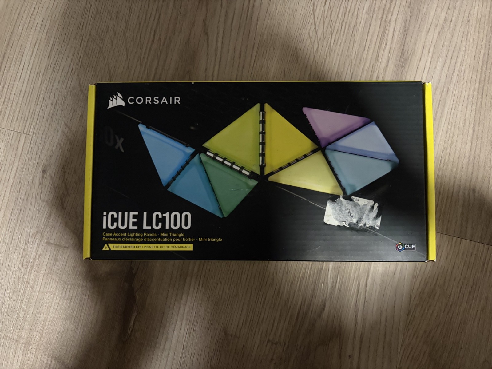 CORSAIR iCUE LC100 Accent Lighting Panels- Mini Triangle- 9 Tile Starter Kit