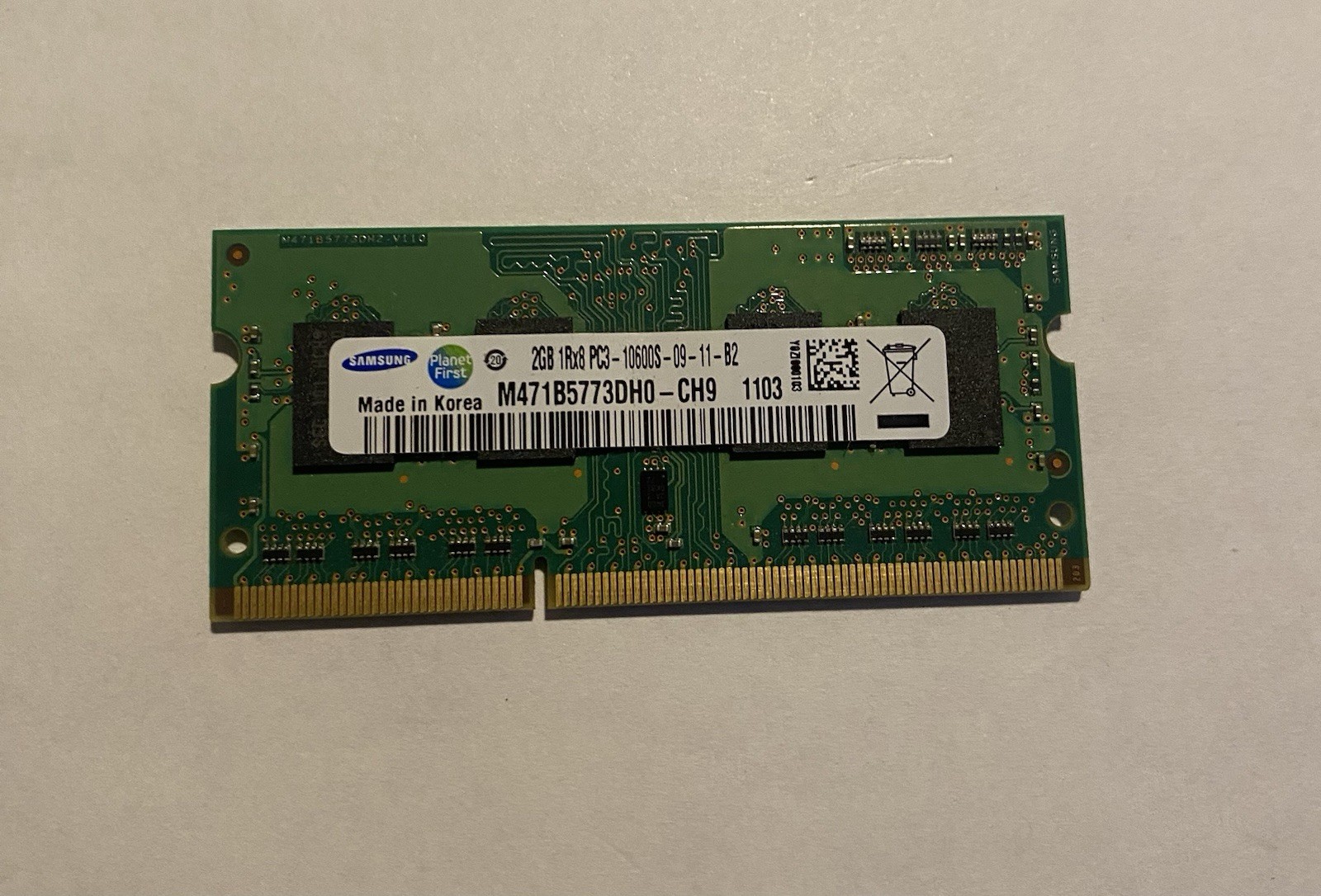 Samsung 2GB 1Rx8 PC3-10600S-09-11-B2 Laptop Memory Stick