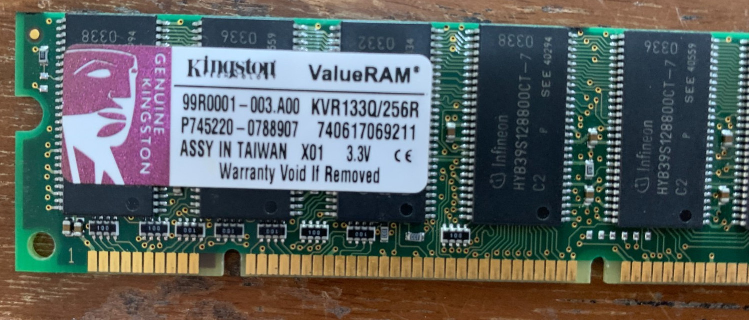 Kingston PC133 256 MB DIMM 133 MHz SDRAM Memory (KVR133Q/256R) ValueRam