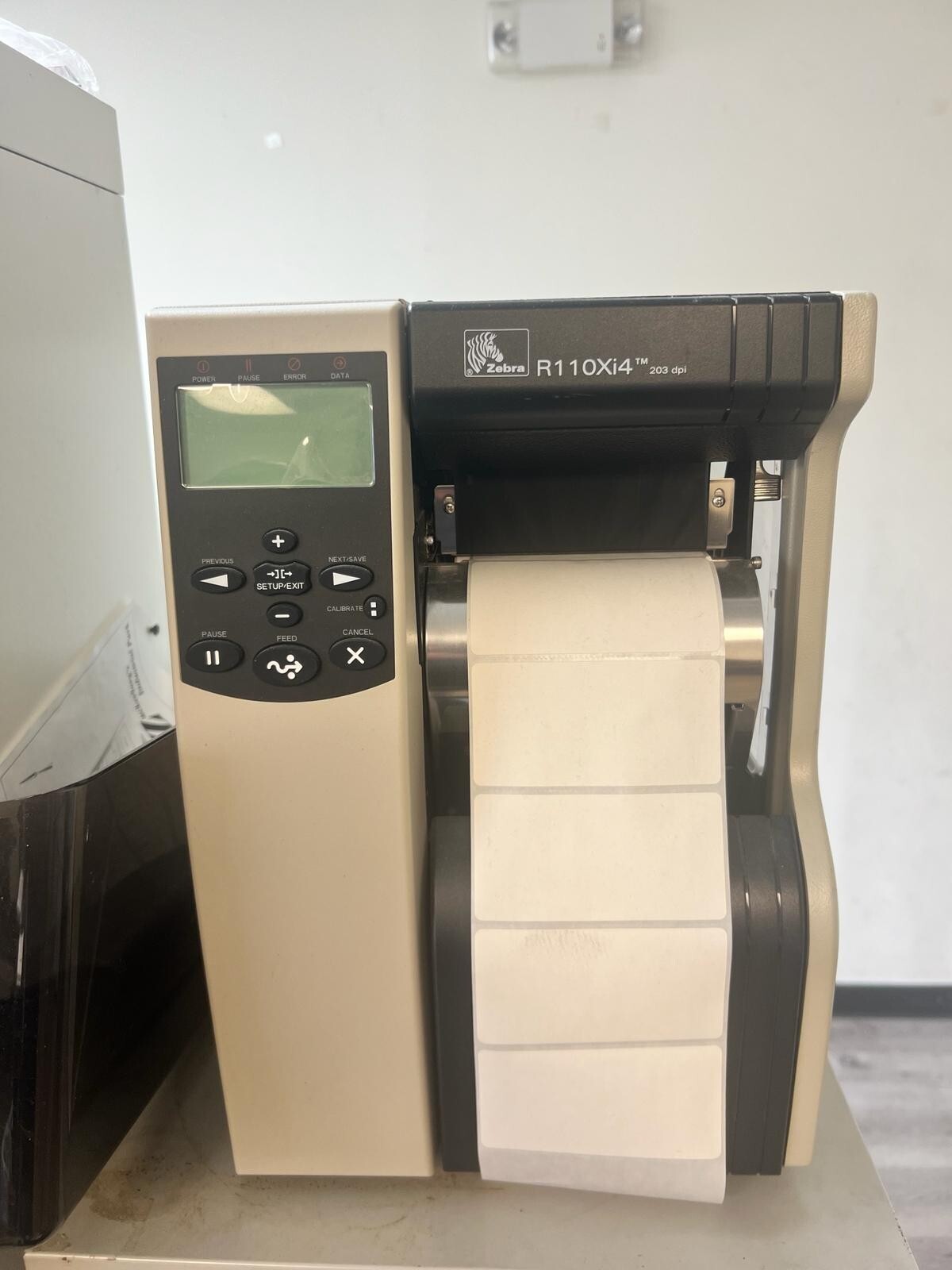 Zebra R110Xi4 Thermal Transfer RFID Printer R12-801-00200-R0