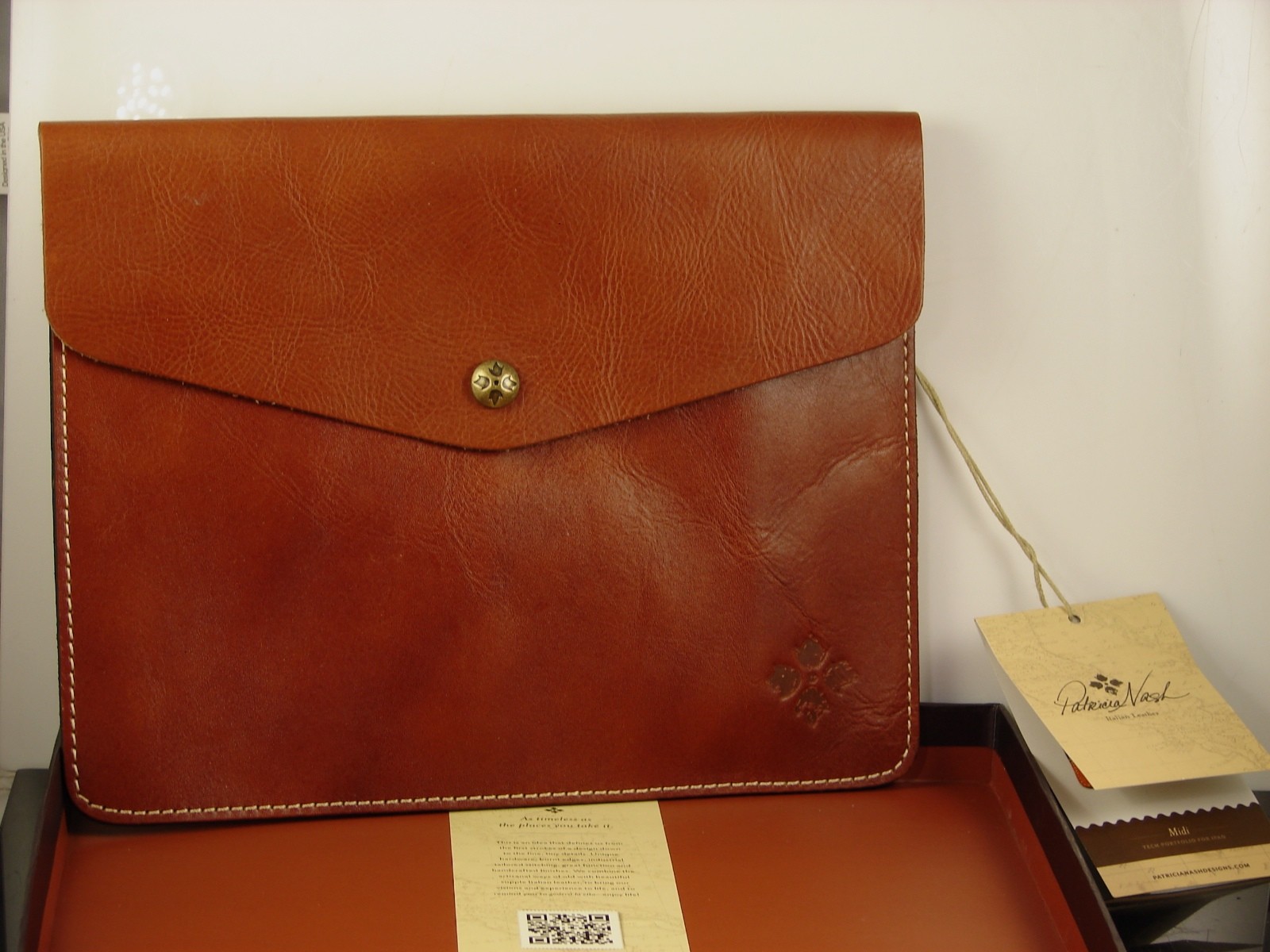 Patricia Nash Heritage Tan Italian Leather Midi Tech iPad Portfolio NWT 