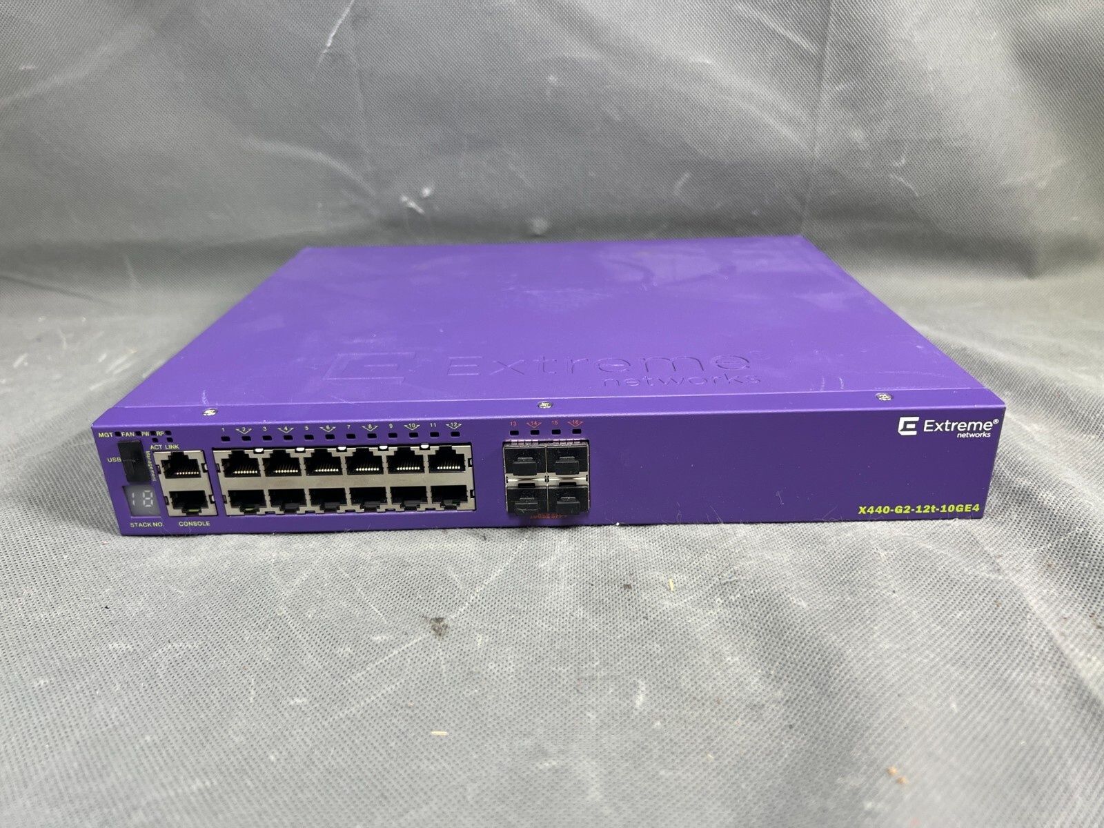 Extreme Networks  X440-G2-12t-10GE4, EXTREMEXOS 12-Port Ethernet Switch