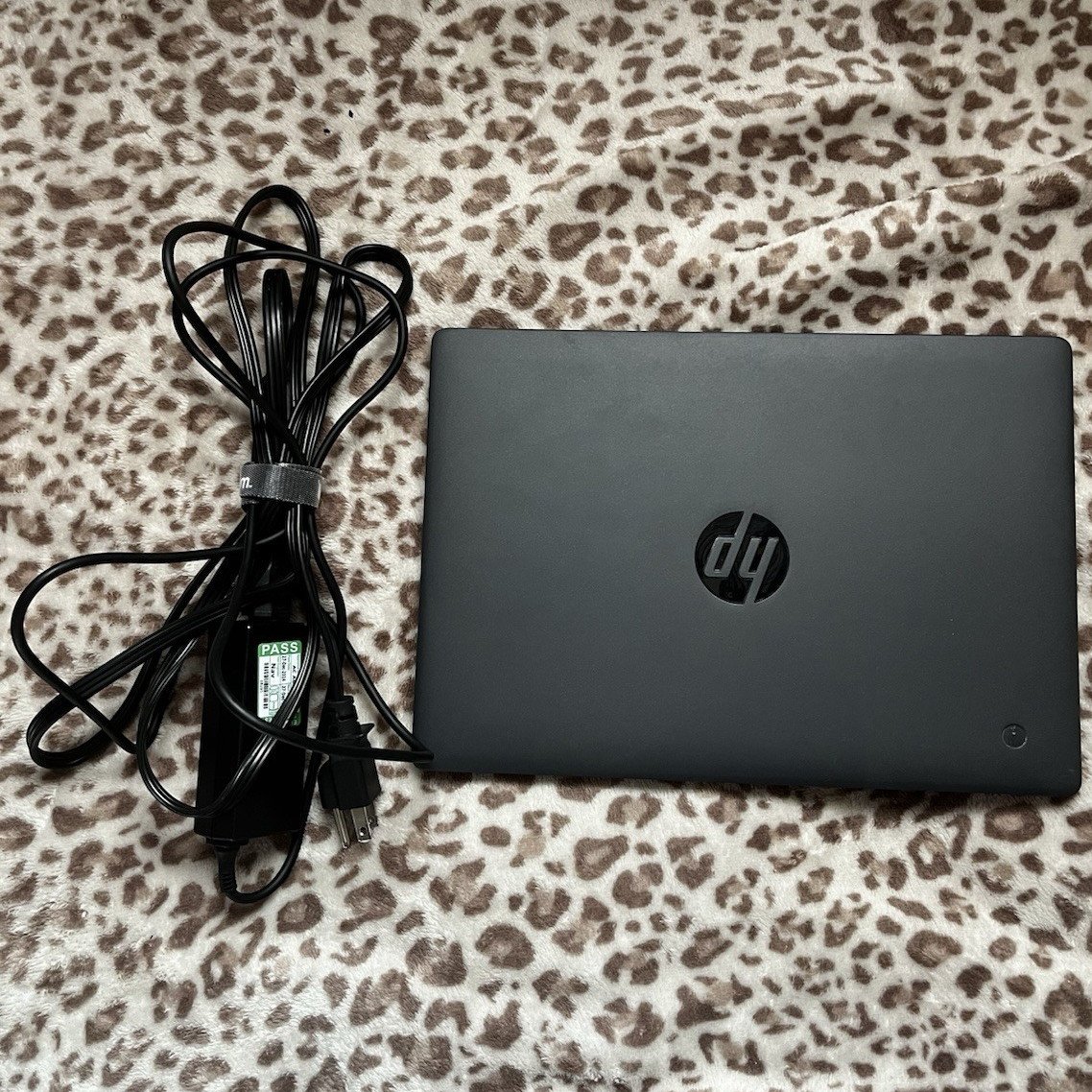 HP 11-11.9" Laptop Notebook Intel Processor Integrated Graphics Black w/Charger