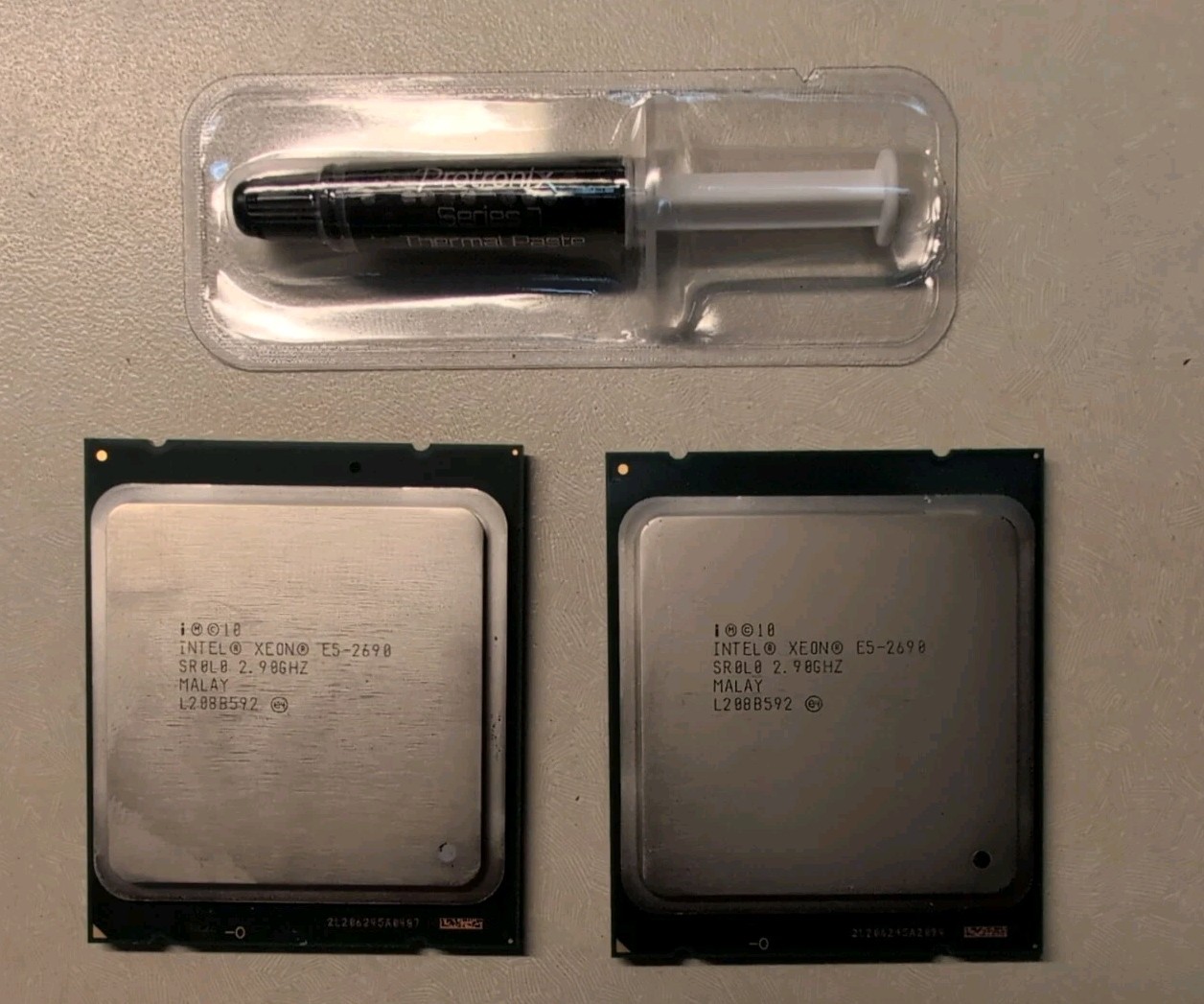 Matched pair Intel Xeon E5-2690 2.90 GHz 8 Core 20MB LGA-2011 135W