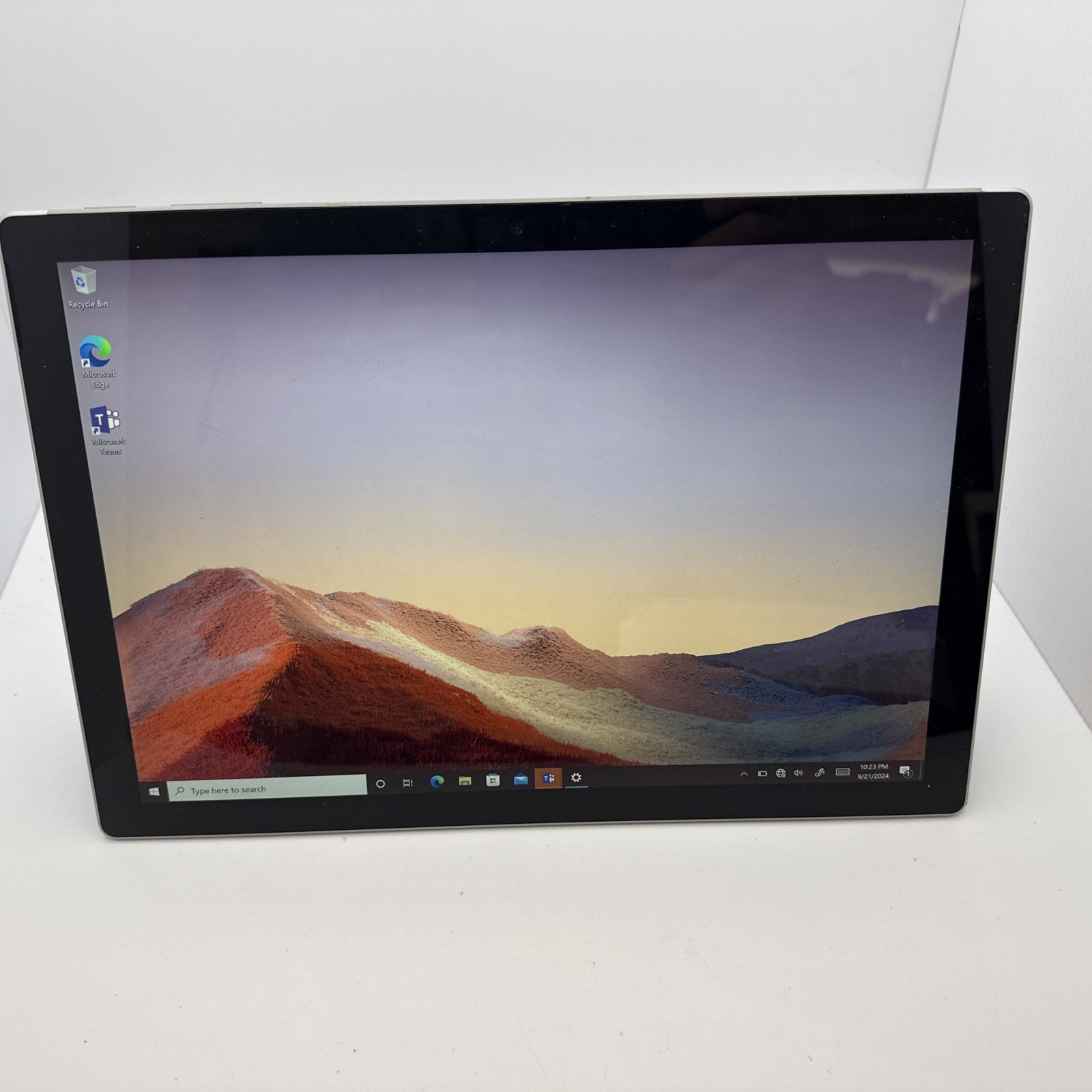 Microsoft 1866 Surface Pro 7 i5-1035G4/16GB RAM/256GB SSD Win 10 Pro Nice Shape