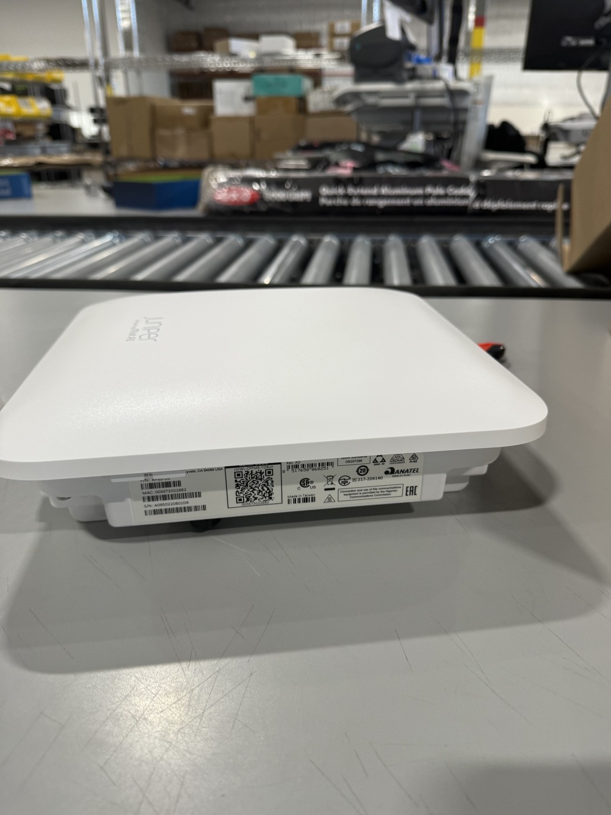 WHITE - JUNIPER NETWORKS MIST AI AP63-US HIGH PERFORMANCE OUTDOOR ACCESS POINT