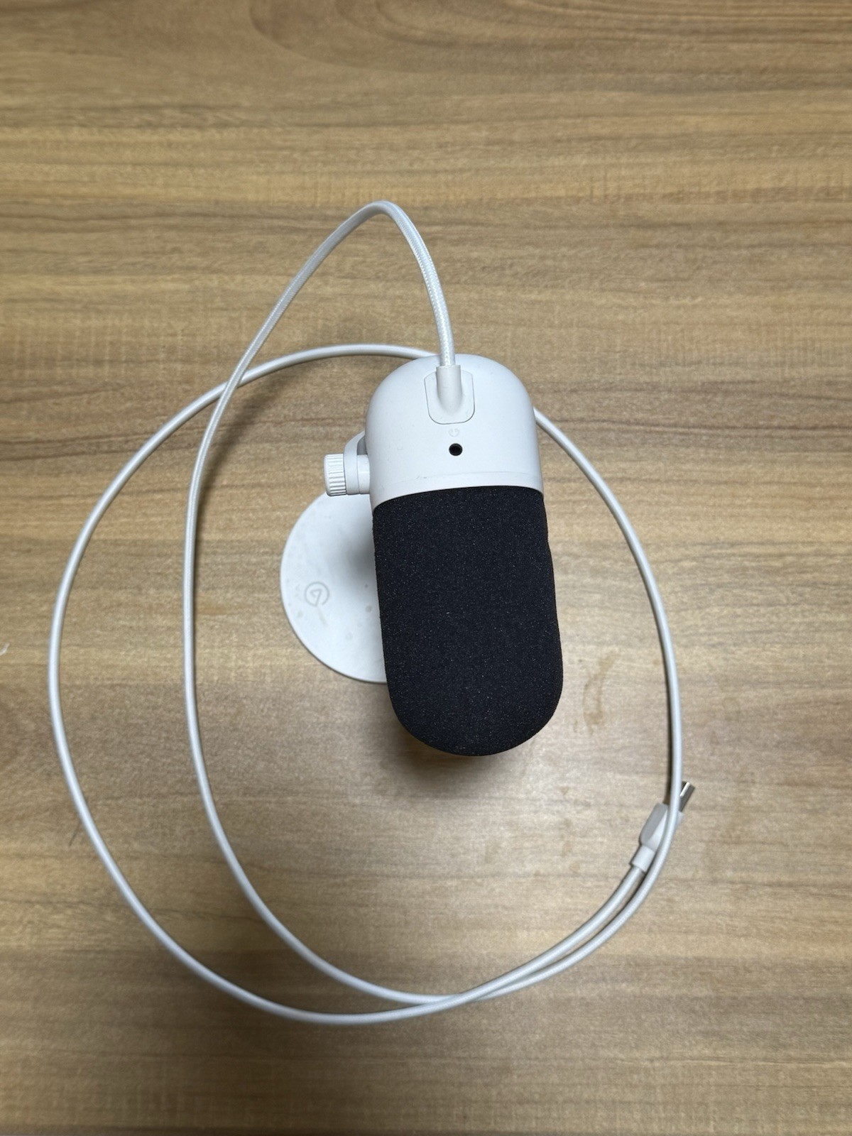 Elgato Wave Neo USB-C Freestanding Mic, Headphone Jack, Adjustable Stand