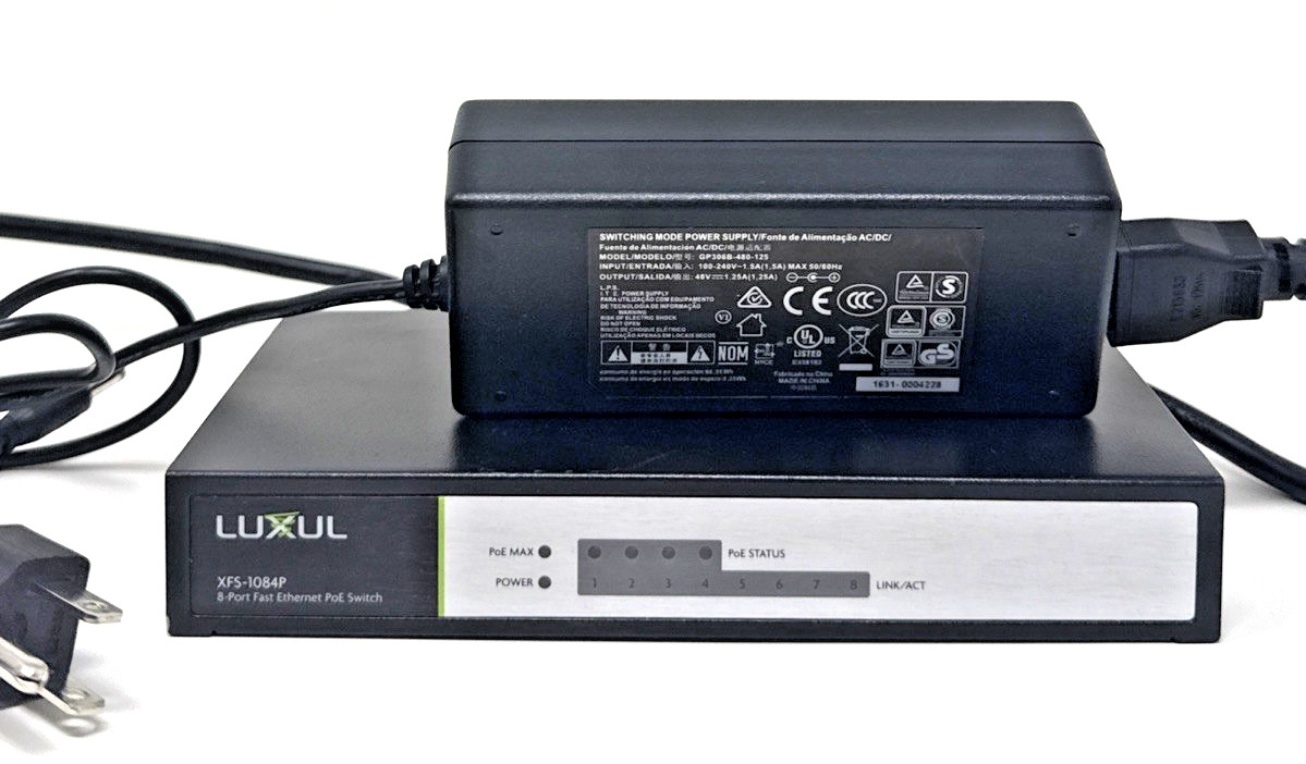 LUXUL 8-Port Fast Ethernet Switch 4 PoE ports XFS-1084P TESTED WORKS W/Power AC