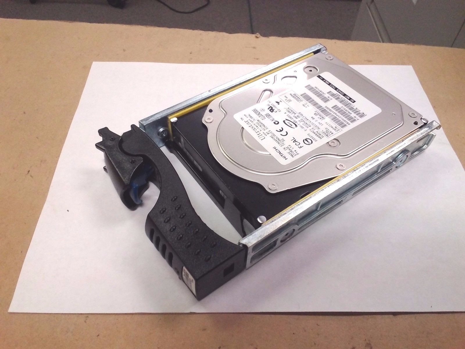 CX-4G15-146 EMC Clariion 146GB 15k FC Disk Drive 005048701 0B20912 w/ Caddy