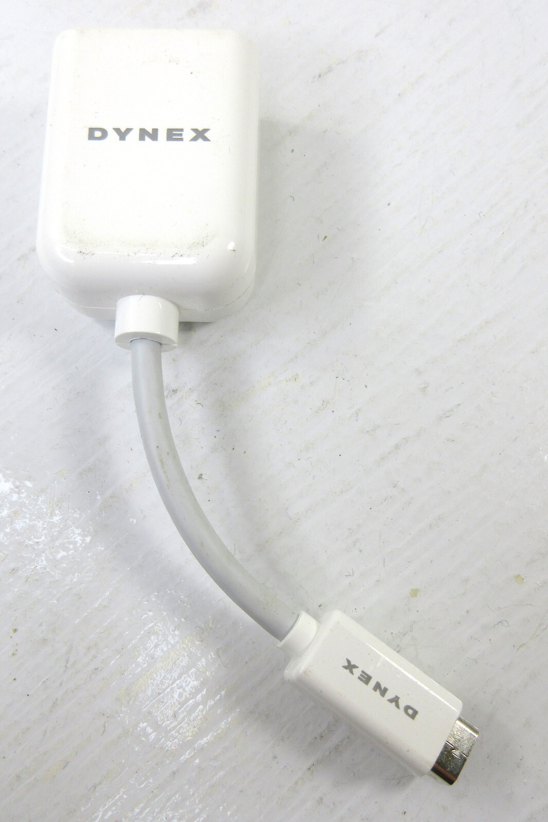 Dynex DX AP100 Adapter Mini DVI to Mini DIN Connector for Macbook