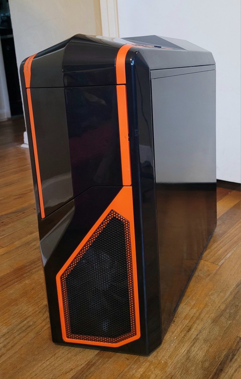 NZXT Phantom 410 Mid Tower Computer Case 