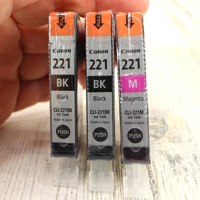 3 New Genuine Canon CLI 221 Ink Cartridges 2 Black and 1 Magenta No Box Sealed