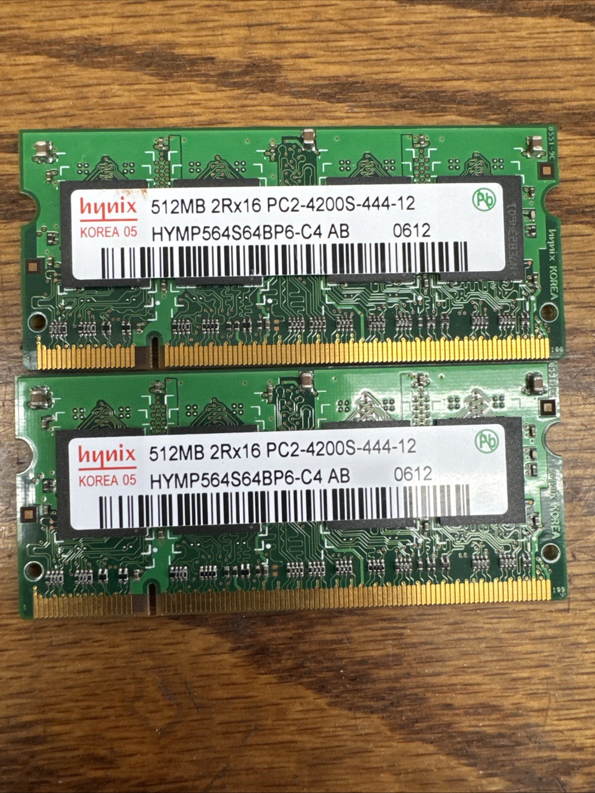Hynix PC2-4200S 512 MB SO-DIMM DDR2 SDRAM Memory (HYMP564S64P6-C4 AB) 1GB 2 PCS