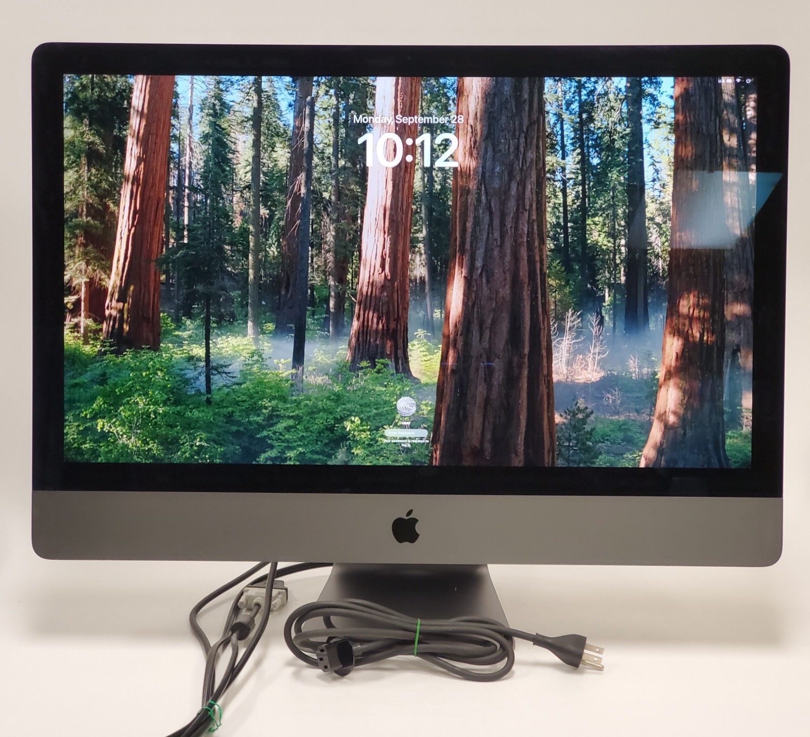 Apple iMac Pro 27" 5K Late 2017 3.0GHz 10-Core Xeon W-2150B 32GB 1TB SSD *READ*