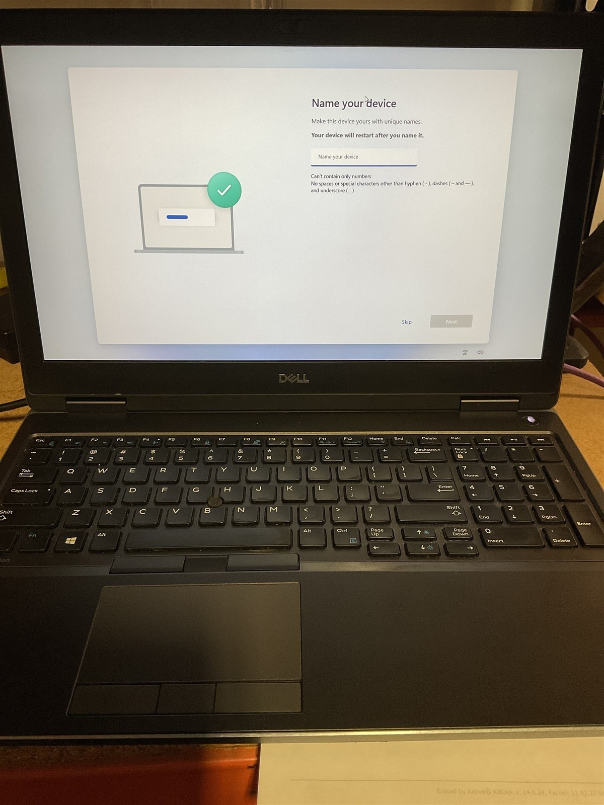 Scratched LCD Dell Precision 7540 Intel i9-9880H 2.3GHz 64GB 512GB SSD w/ OS