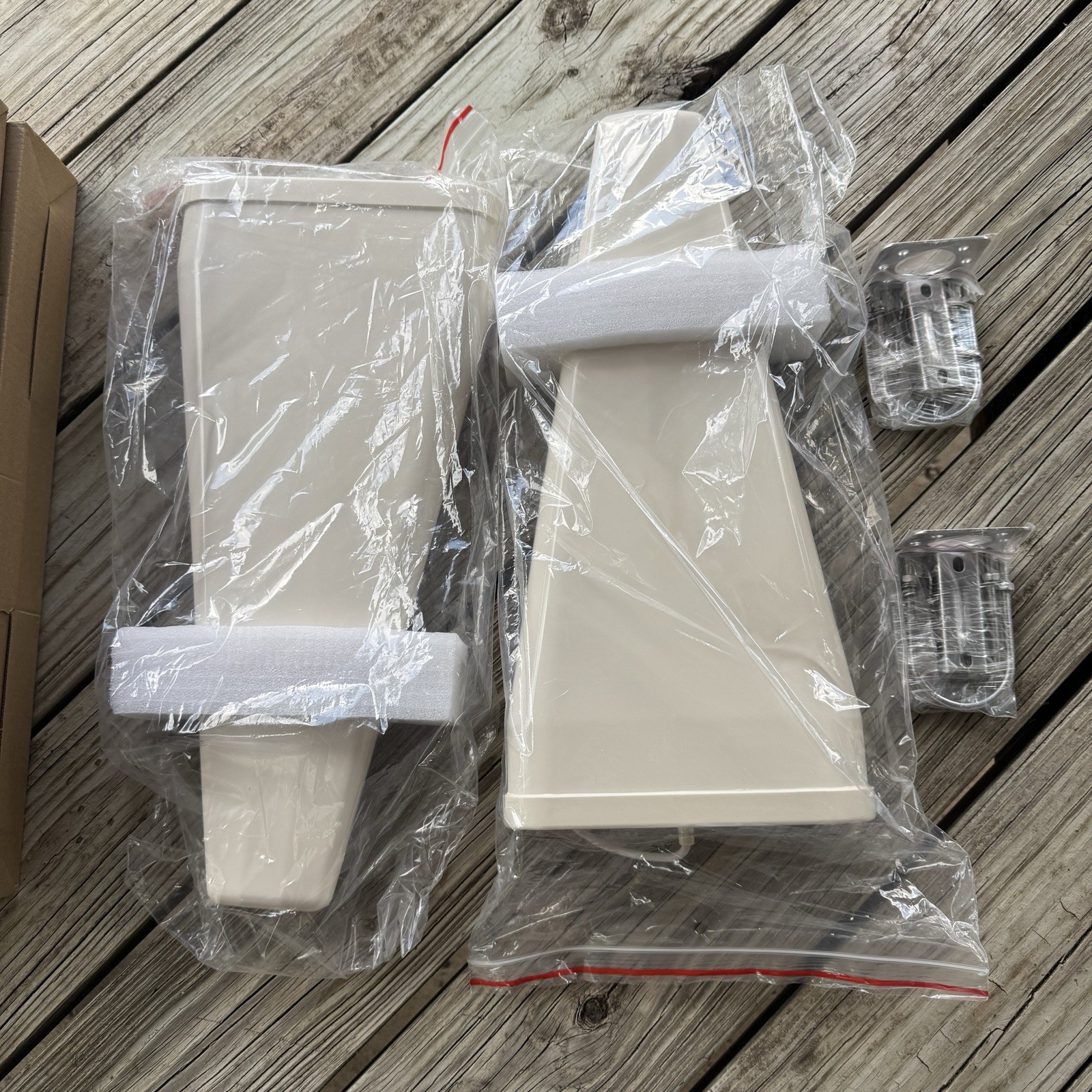Waveform Log Periodic Outdoor Antenna PAIR 600–6000 MHz, 6–11 dBi Gain, N‑Female