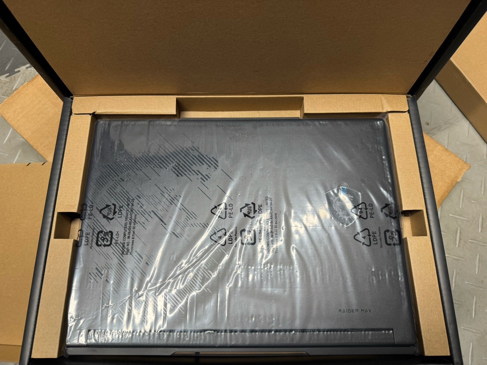 MSI Raider 16 Max 16in QHD OLED Ultra 9 290HX, Nvidia RTX 5080, 32GB RAM 1TB SSD