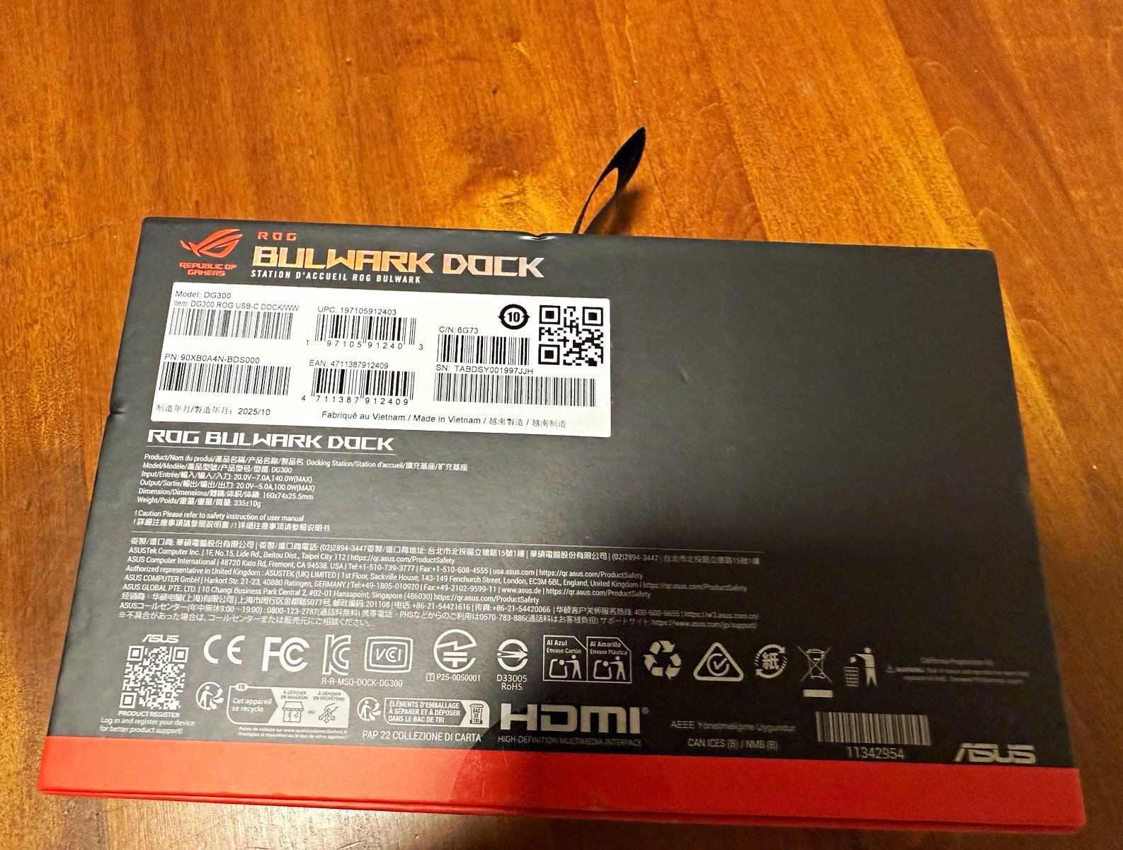 ASUS ROG Bulwark Dock DG300 for ROG Ally HDMI USB-C USB-A Ethernet