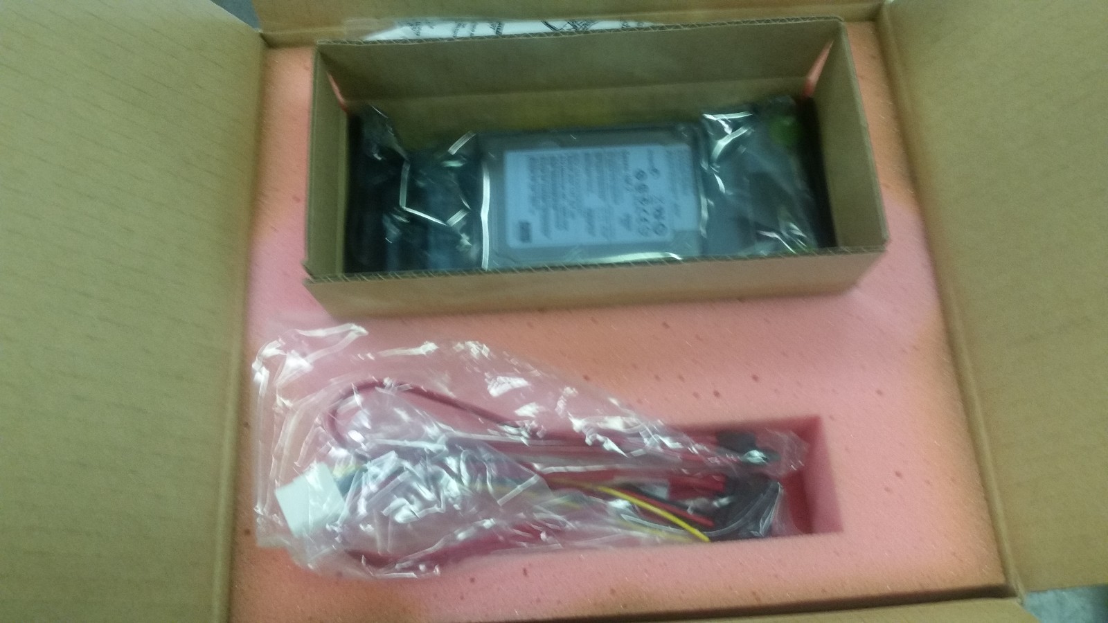 New Sun 2 x 146GB Internal 10K 2.5 XRA-SS2CD-146G10KZ Hard Drive with Bracket