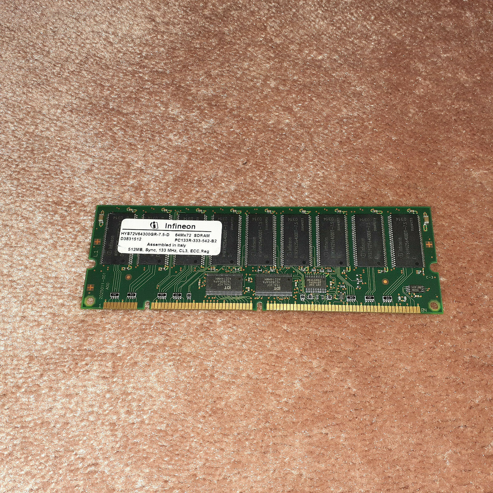 Infineon HYS72V64300GR-7.5-D PC133R-333-542-B2 512MB Server Memory RAM